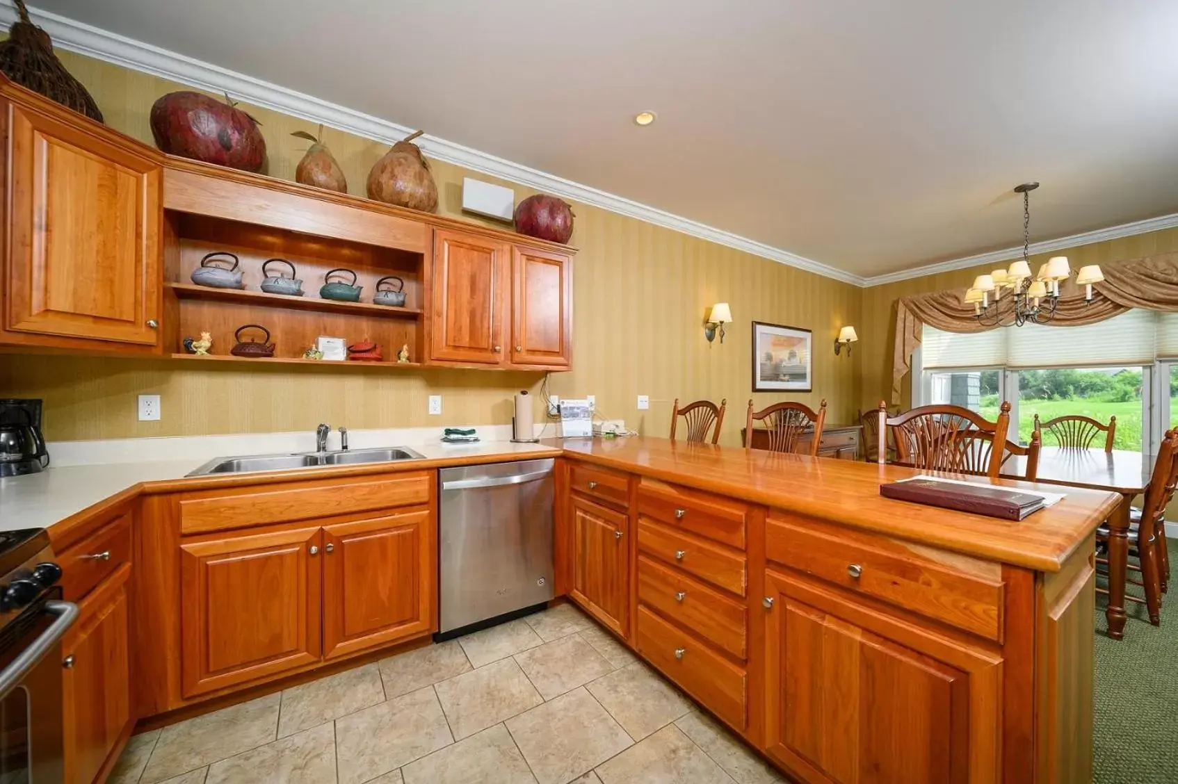 Kitchen/Kitchenette in Stoweflake Mountain Resort & Spa