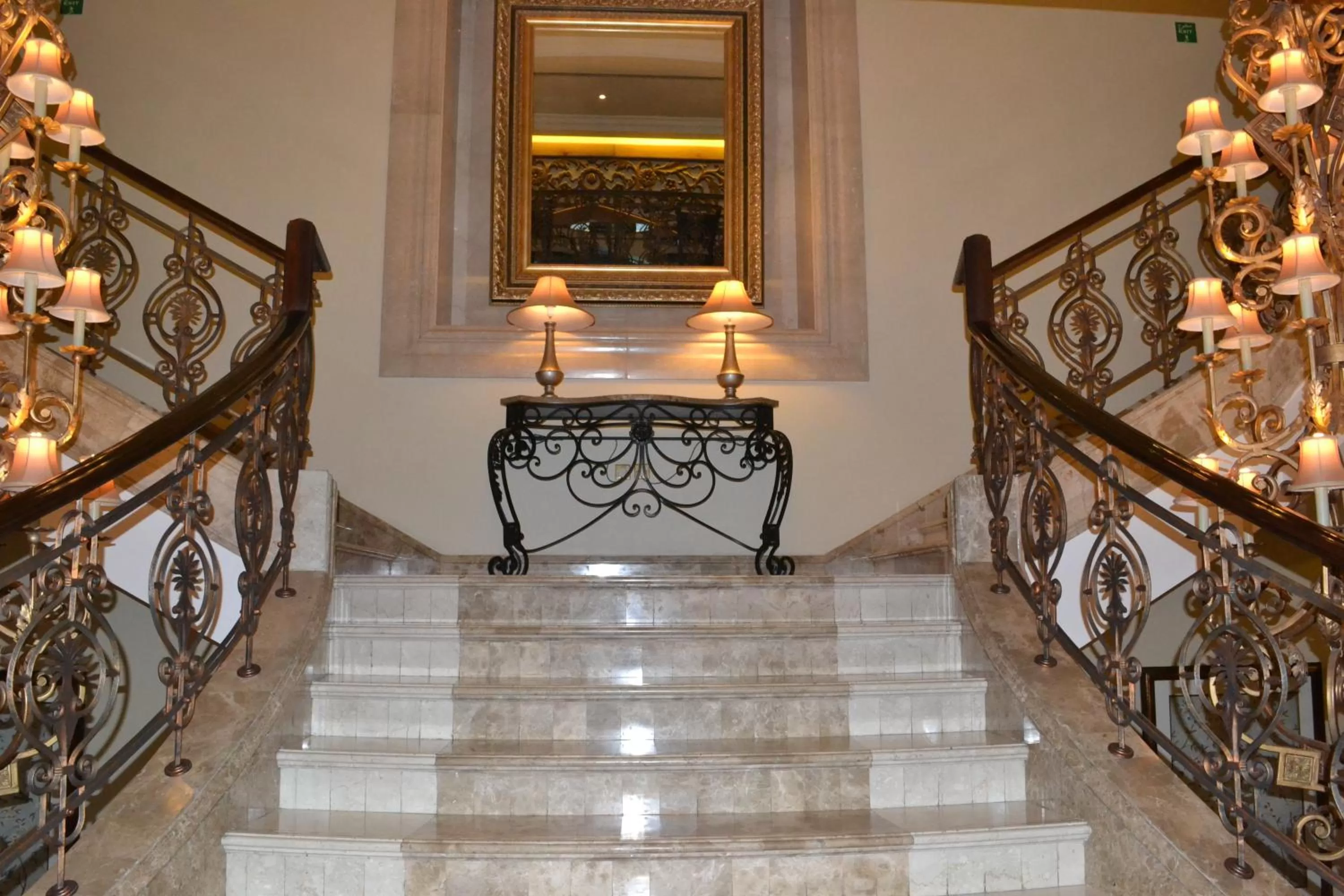 Lobby or reception in Sheraton Khalidiya Hotel