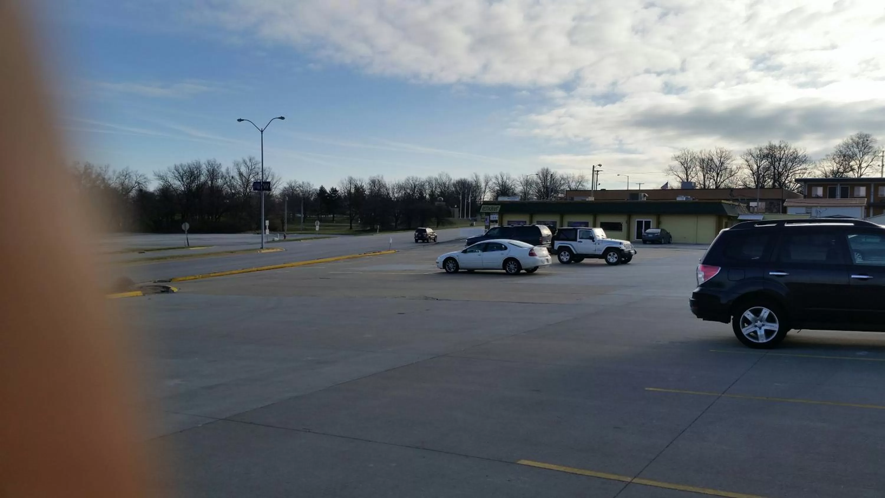 Restaurant/places to eat in Super 8 by Wyndham Macomb