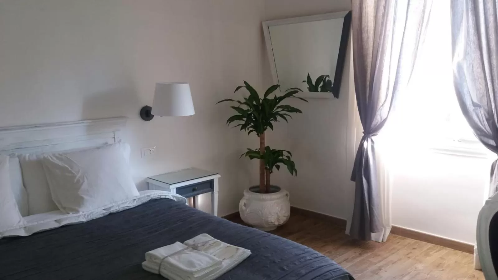 Photo of the whole room, Bed in In San Frediano B&B