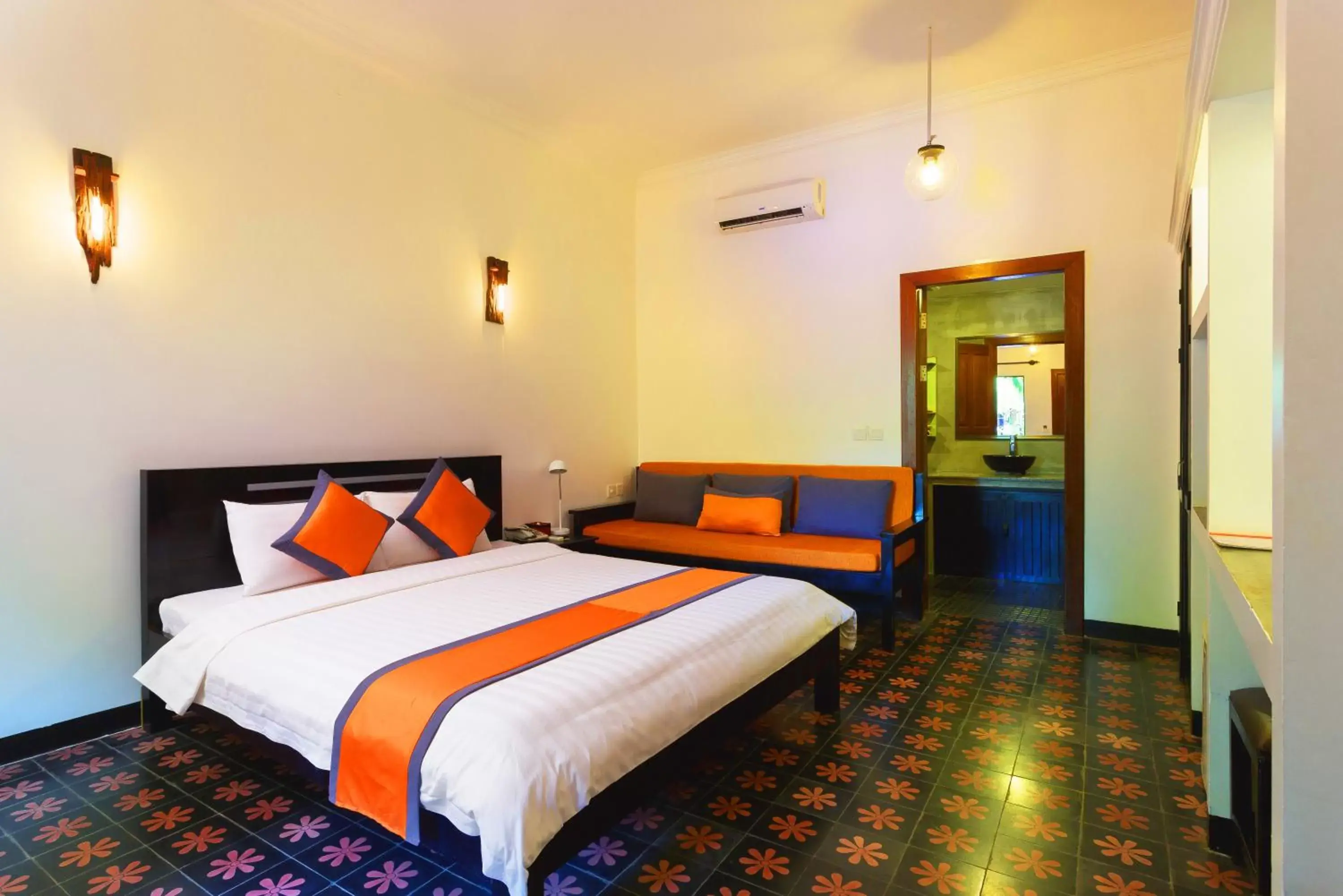 Bedroom, Bed in La Niche D'angkor Boutique Hotel