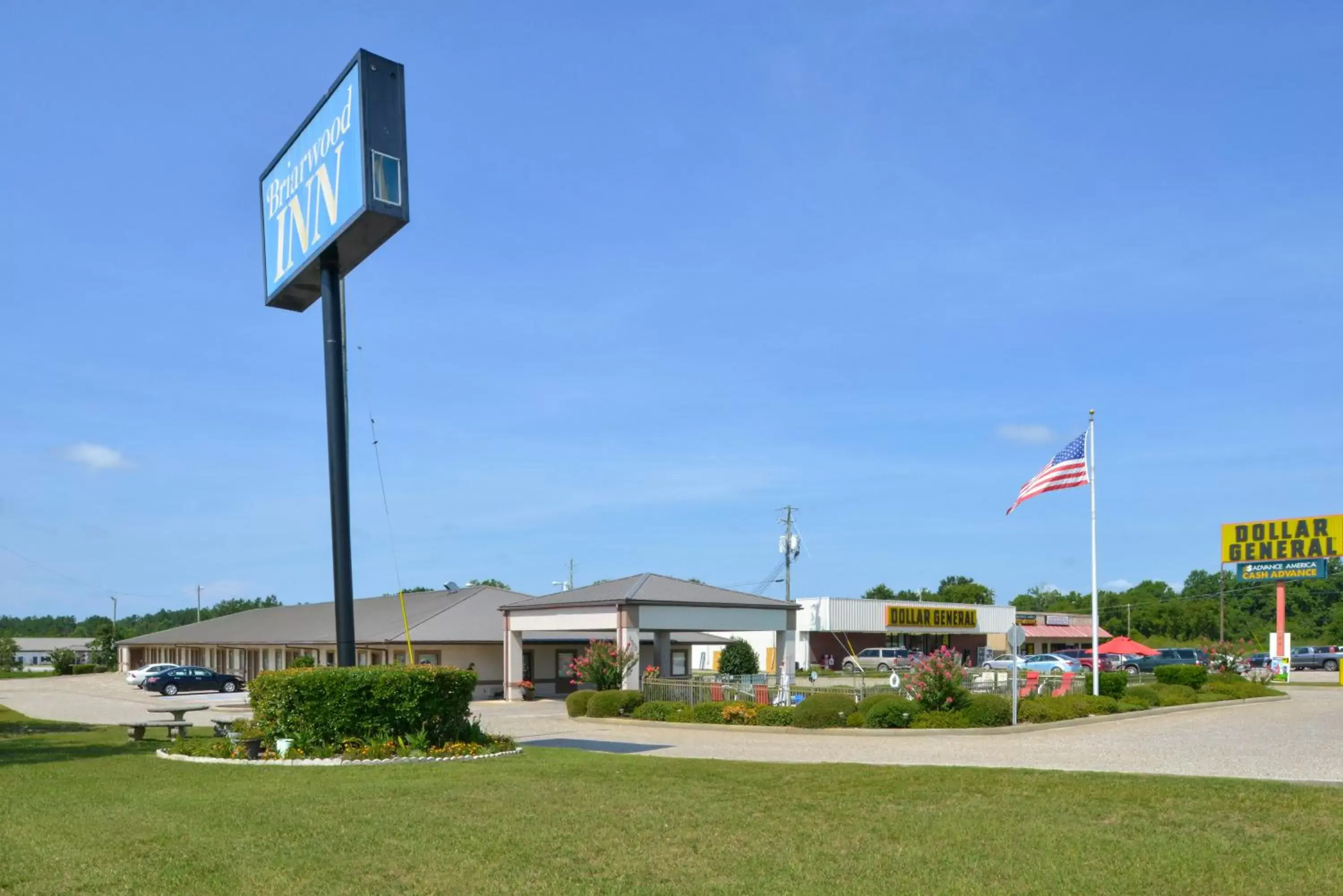 Property building in Briarwood Inn Of Geneva Property building in Briarwood Inn Of Geneva