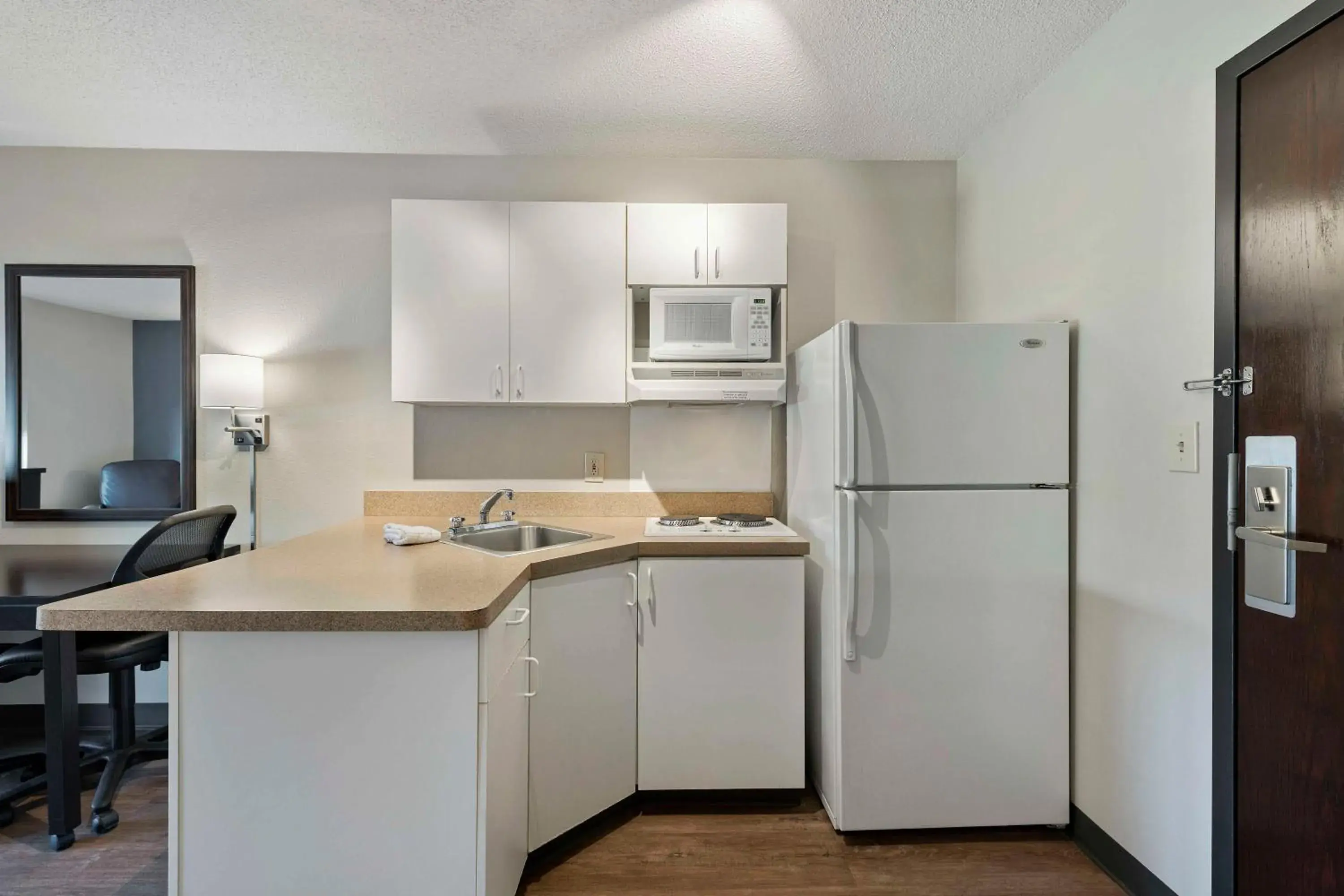 Kitchen or kitchenette, Kitchen/Kitchenette in Extended Stay America Suites - Charlotte - University Place