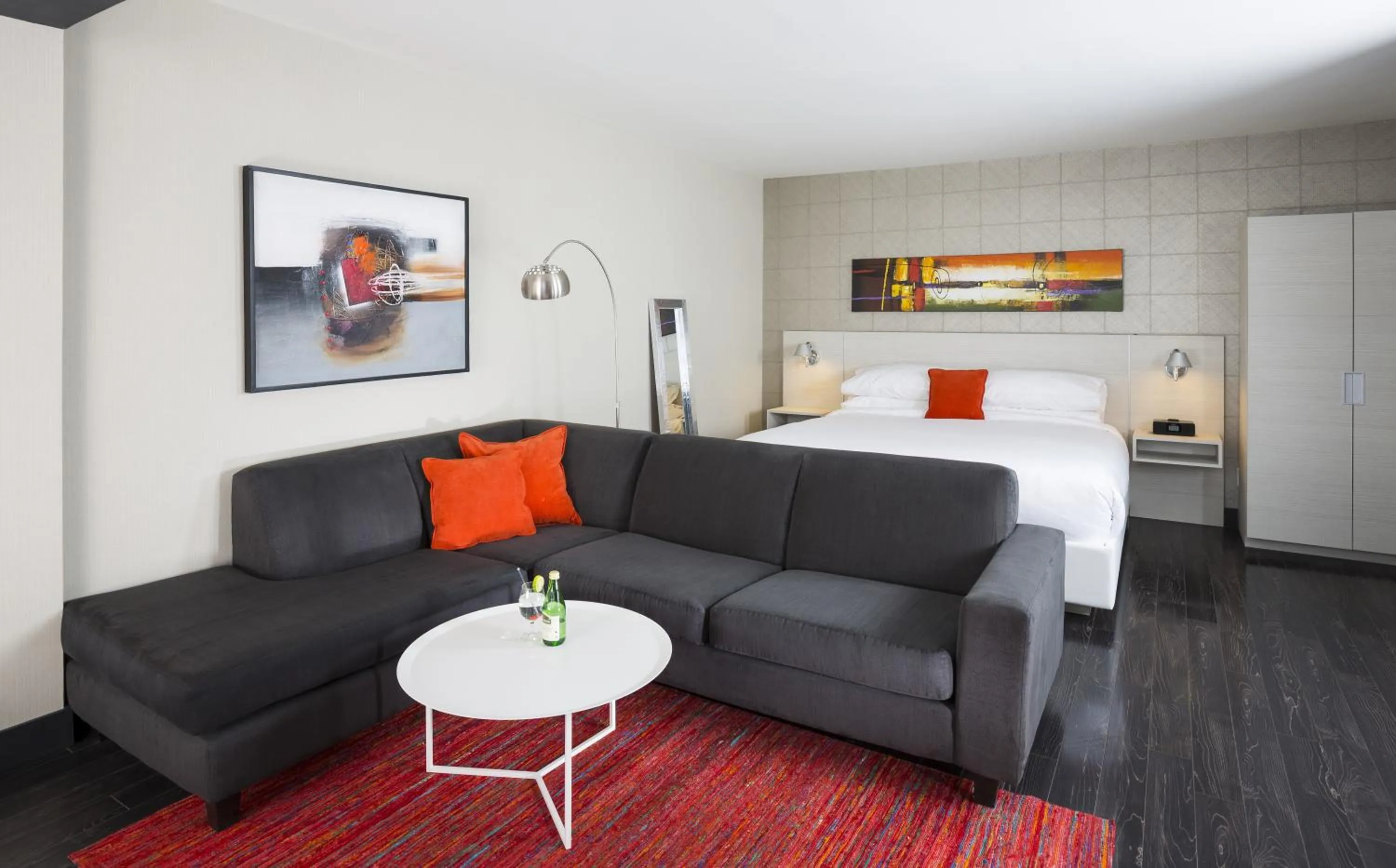 Photo of the whole room, Bed in Hotel Sepia