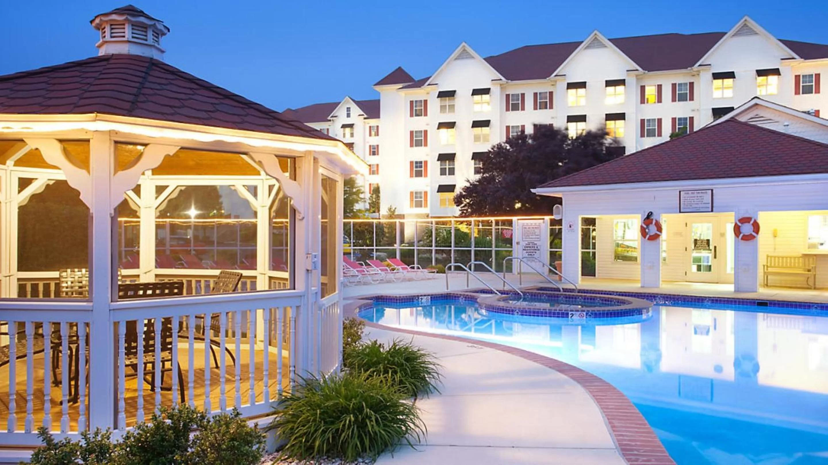 Swimming pool in Bluegreen Vacations Suites at Hershey