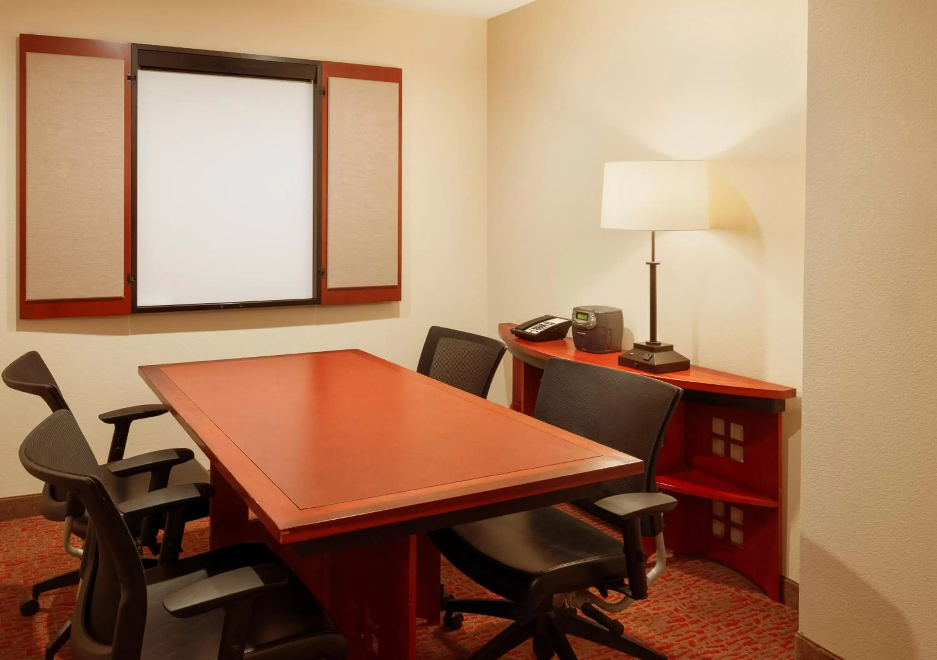 Business facilities in Larkspur Landing Sunnyvale-An All-Suite Hotel