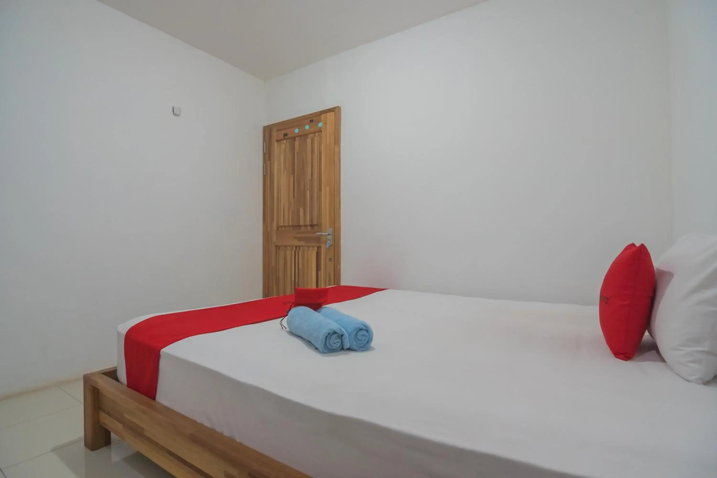 Bedroom, Bed in RedDoorz near Gajah Mada Pontianak