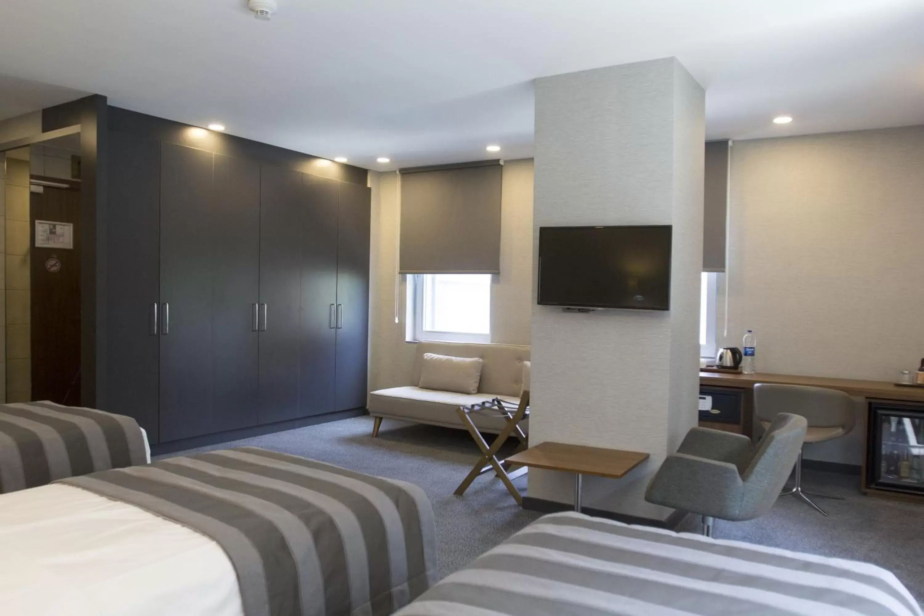 Bed, TV/Entertainment Center in Modus Hotel Istanbul