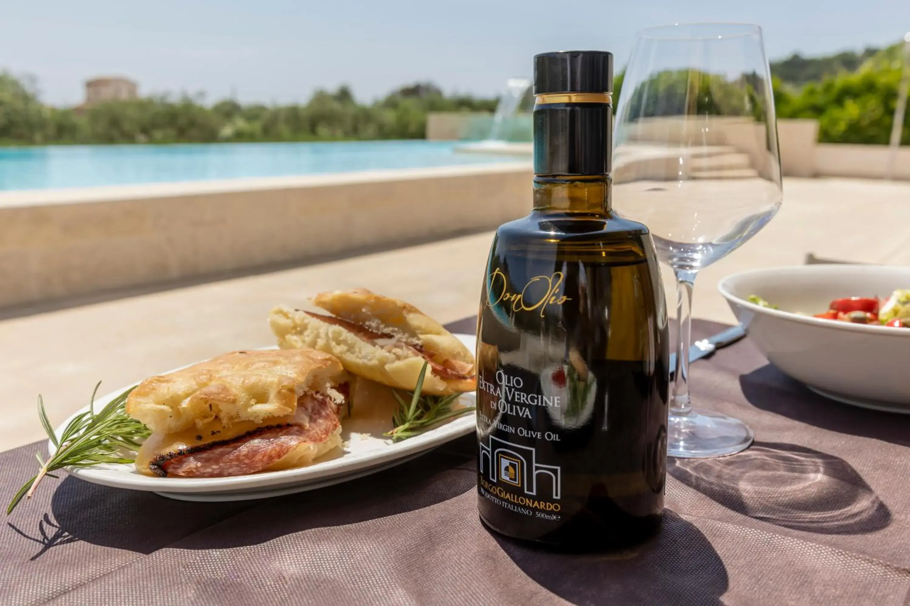 Food and drinks in Borgo Giallonardo Wine Relais