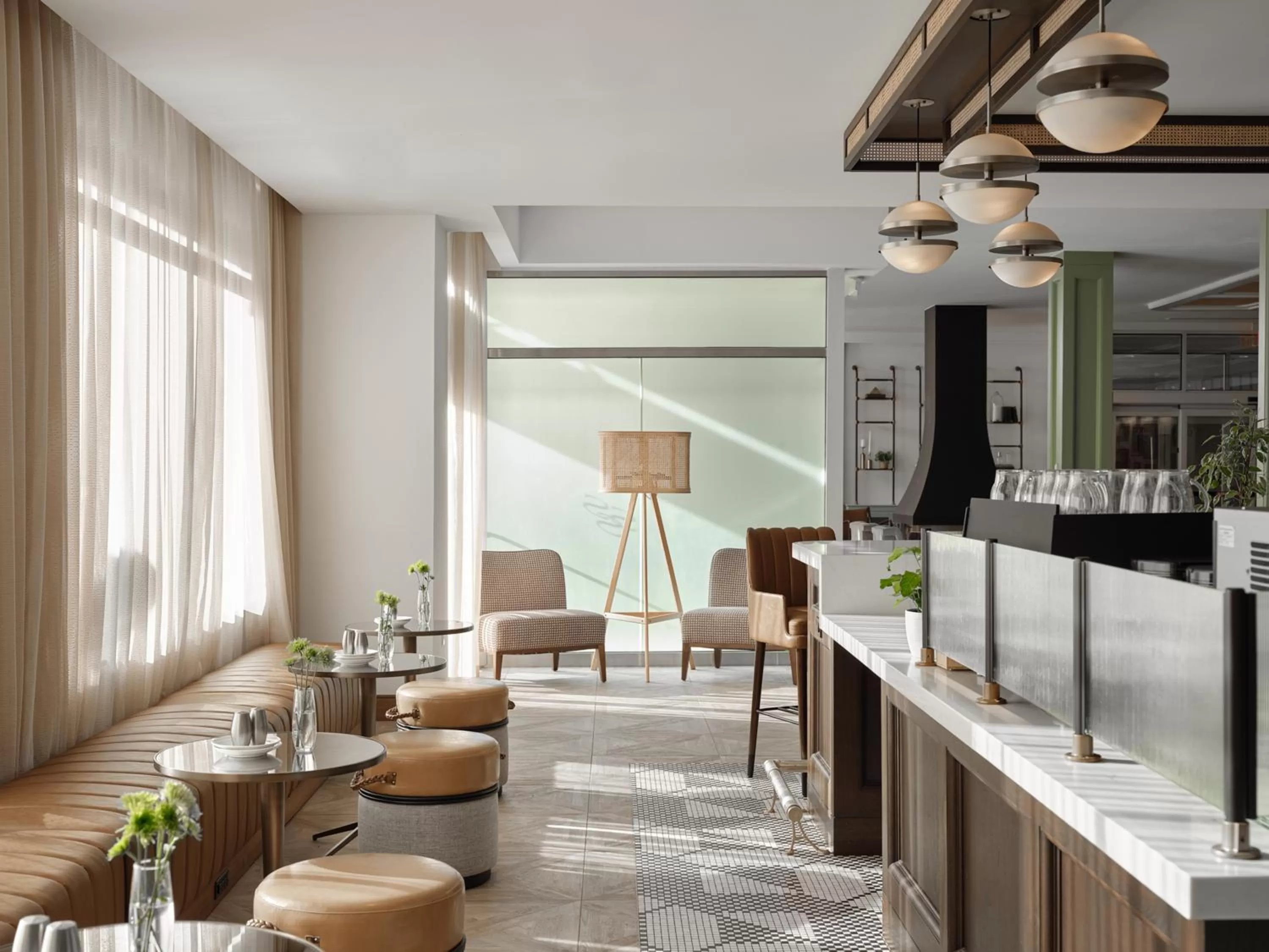 Lounge or bar in Six South St. Hotel