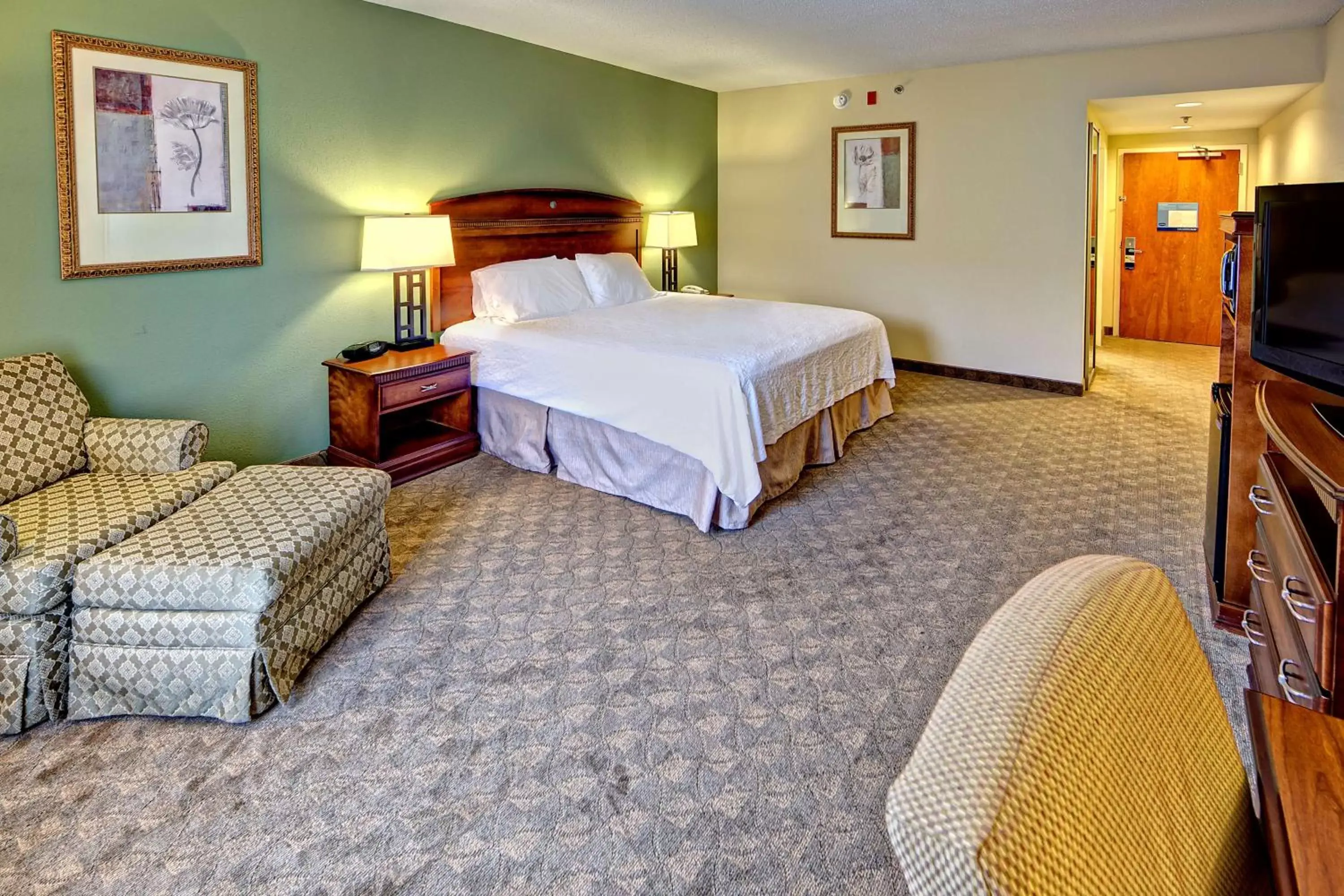 Bed in Hampton Inn & Suites Cashiers - Sapphire Valley