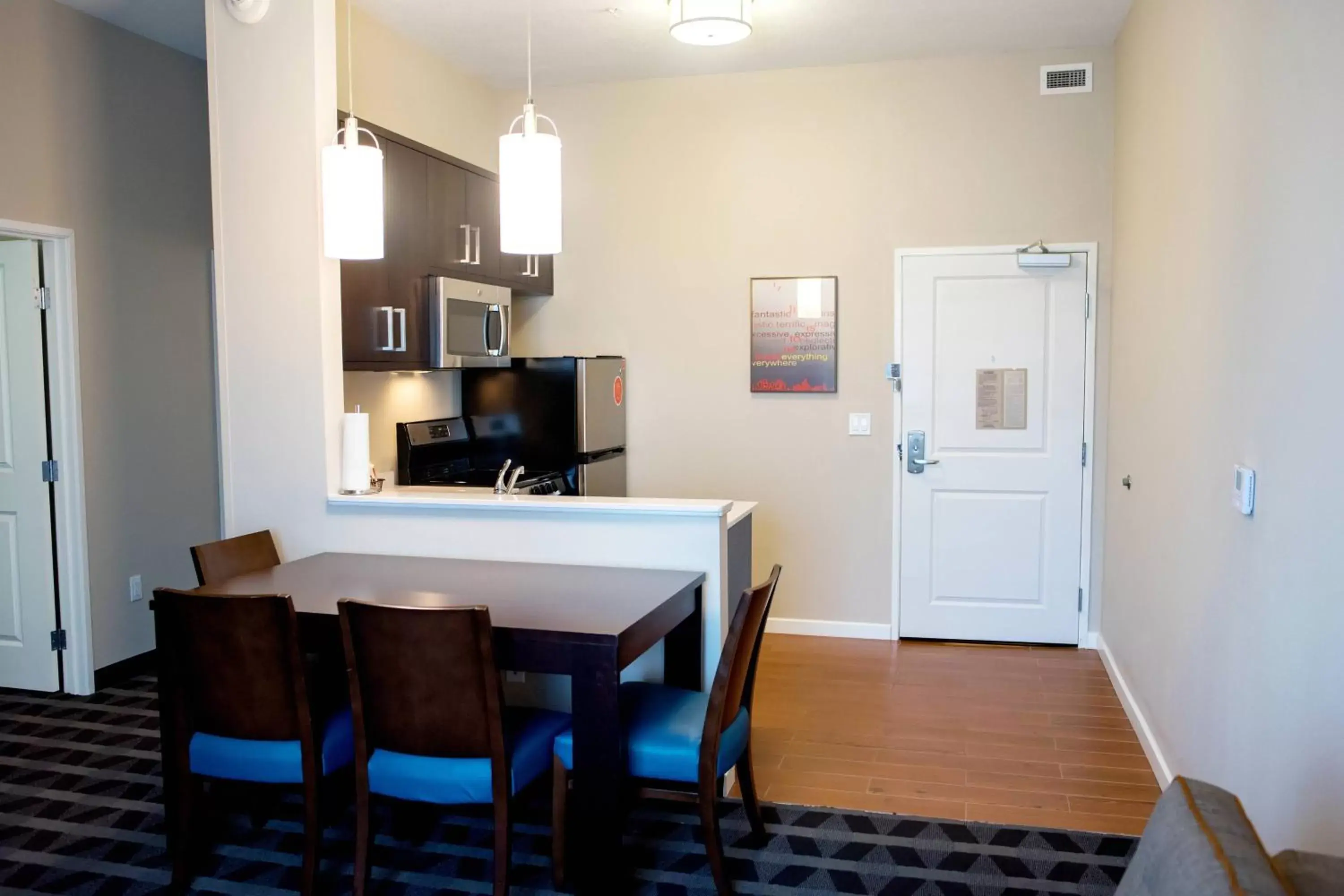 Bedroom, Dining Area in TownePlace Suites by Marriott Ames