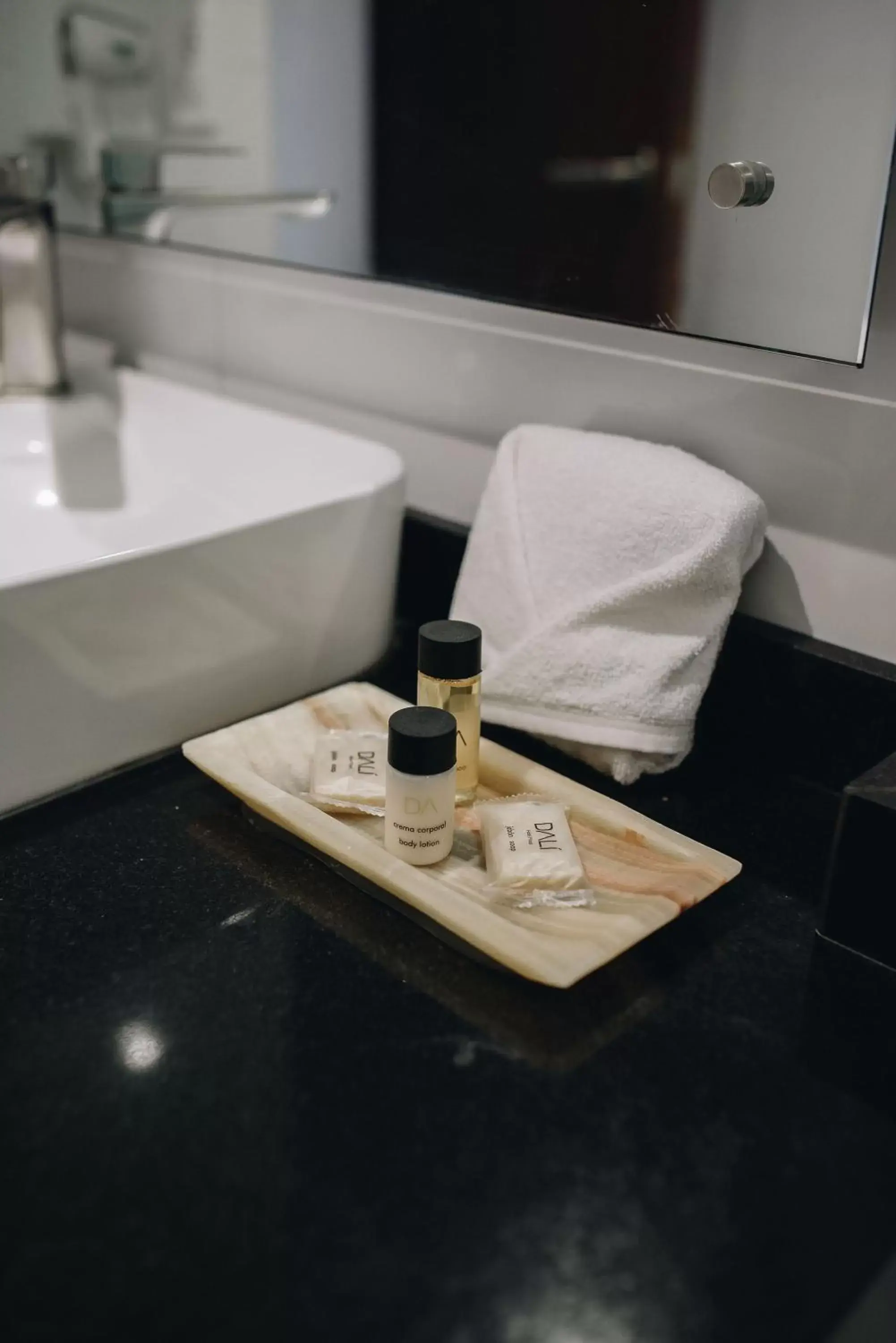towels, Bathroom in Hotel Dali Plaza Ejecutivo