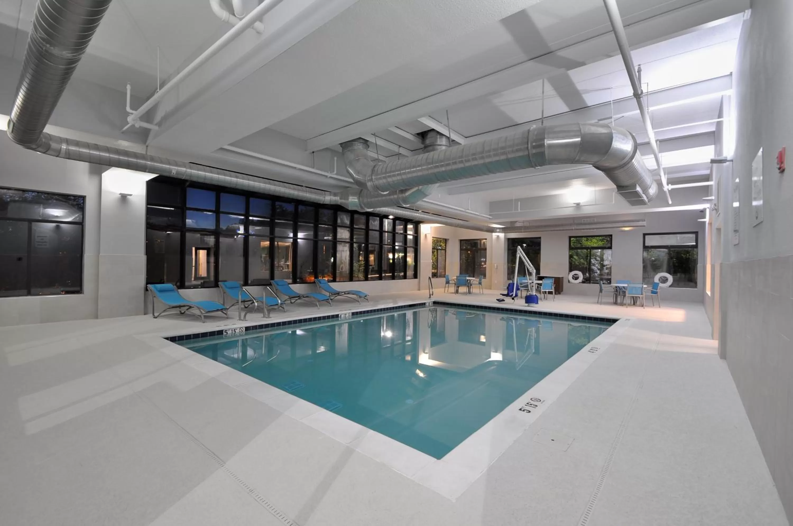 Swimming pool in Holiday Inn Express Quantico - Stafford by IHG