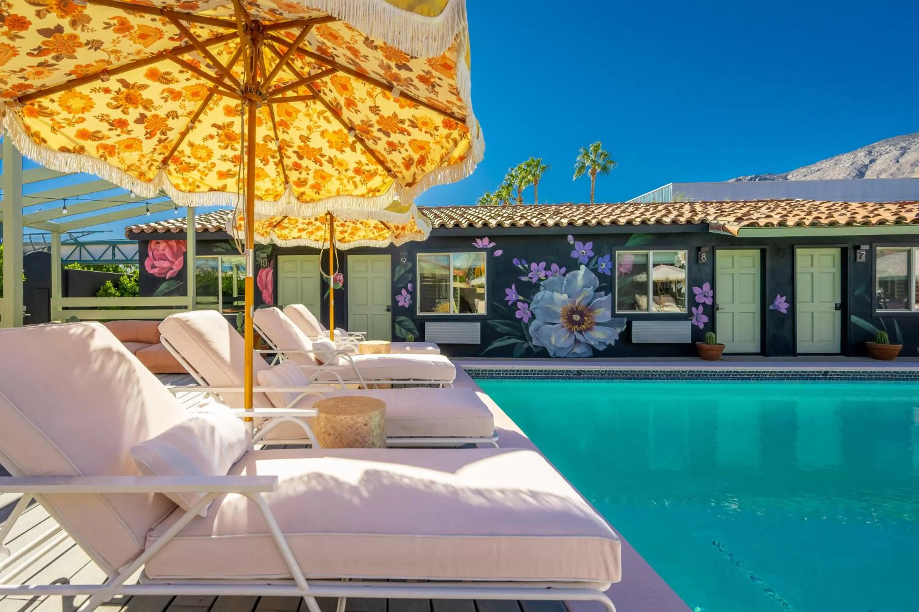 Swimming pool in Fleur Noire Hotel - 21 and Over