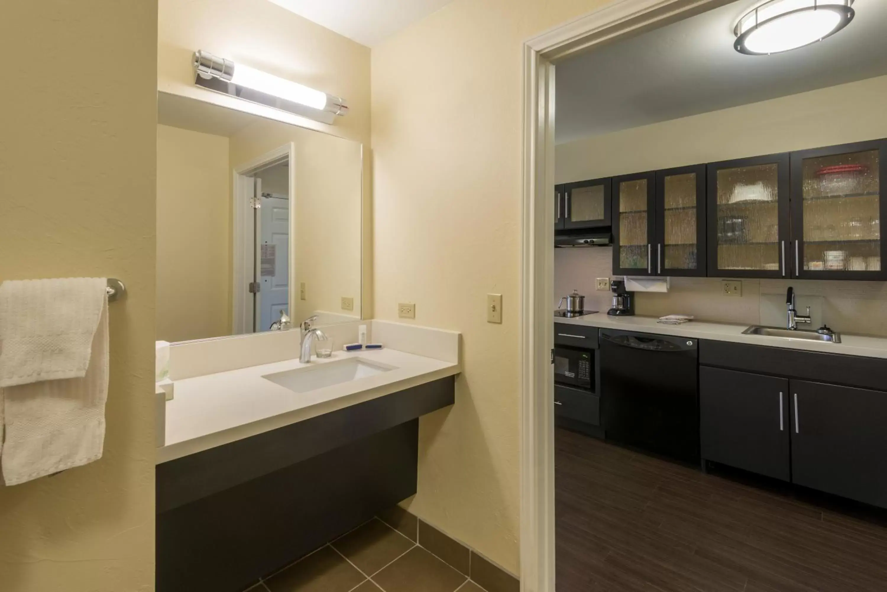 Bedroom, Bathroom in Candlewood Suites Del City, an IHG Hotel
