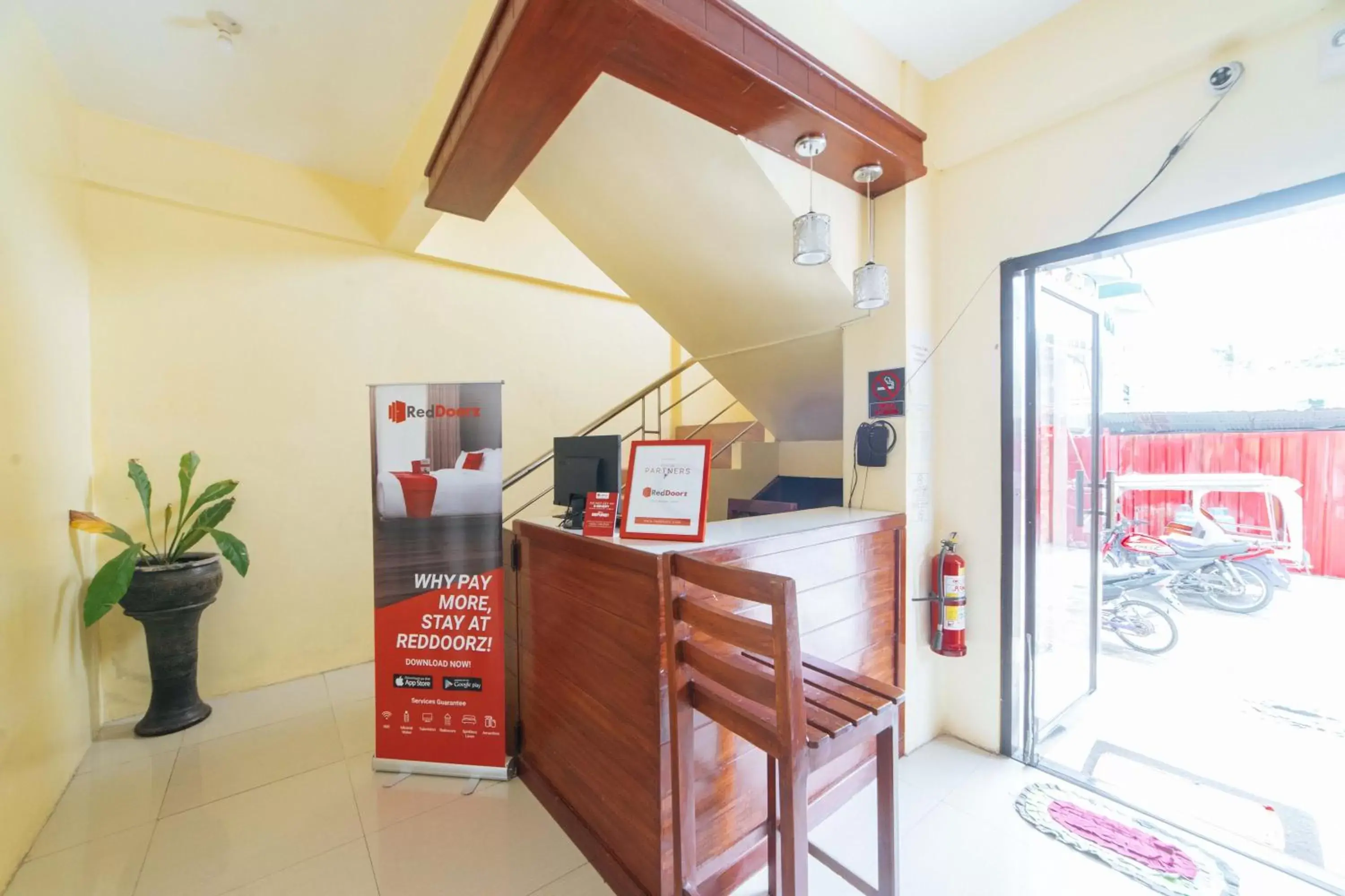 Lobby or reception in RedDoorz @ D Maagma Street Lobby or reception in RedDoorz @ D Maagma Street