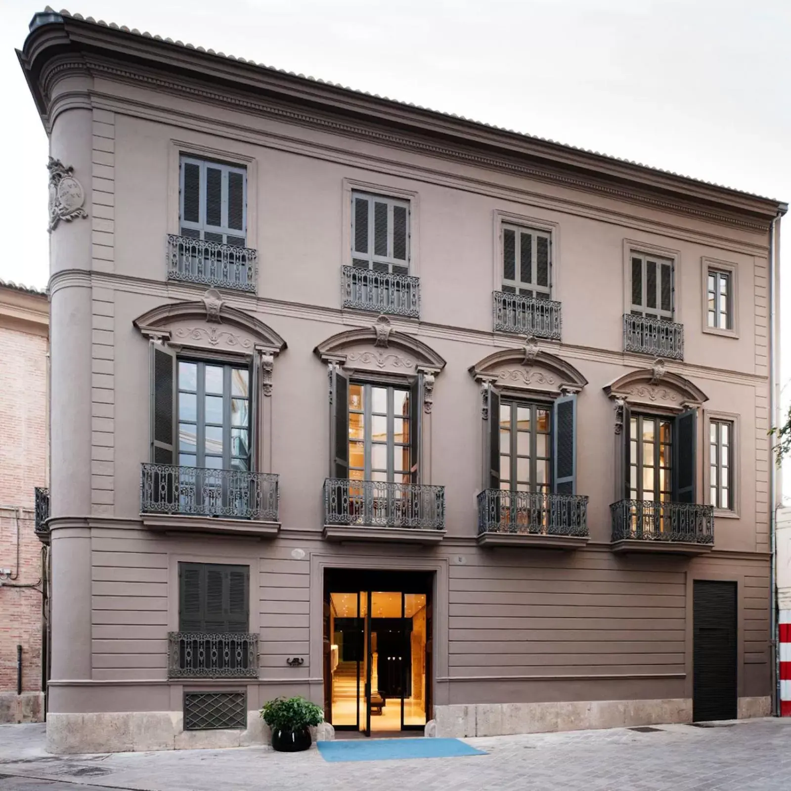 Facade/entrance, Property Building in Caro Hotel