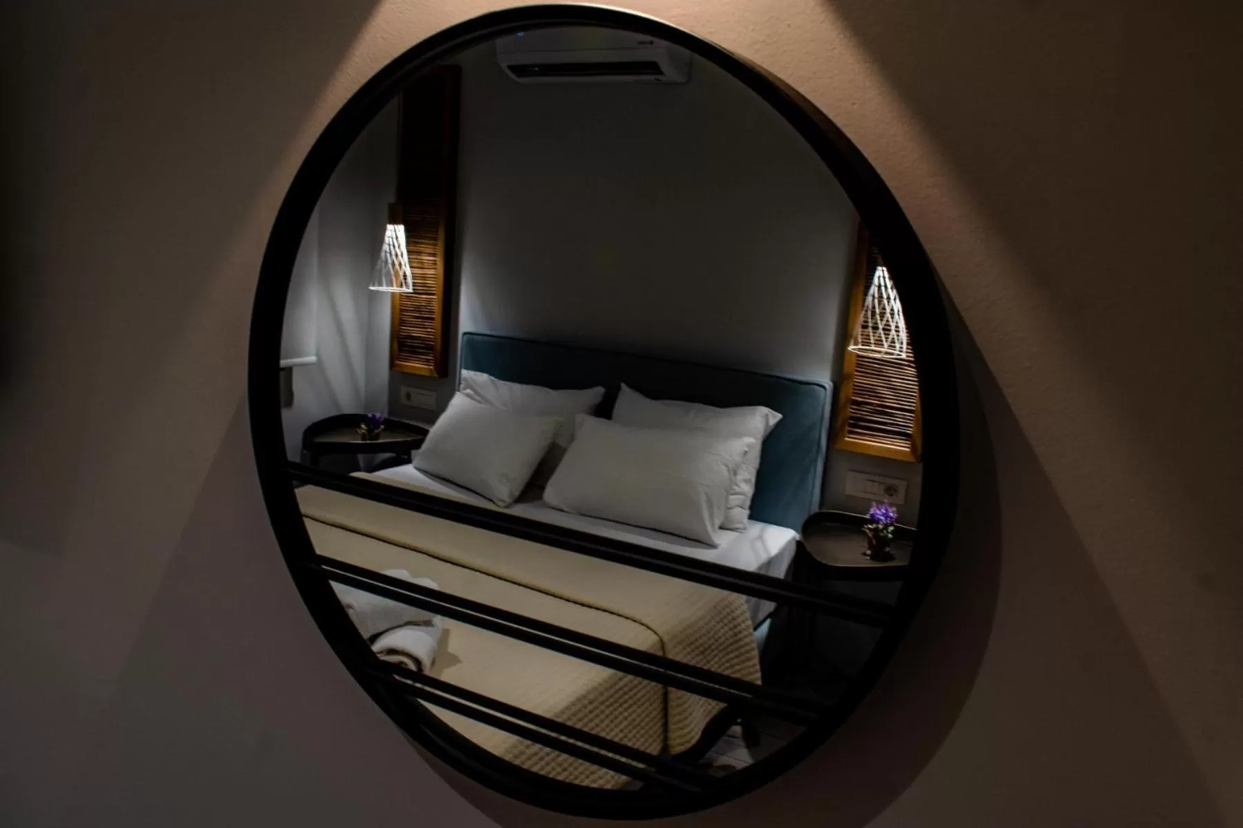 Bed in Ikaros Art Hotel