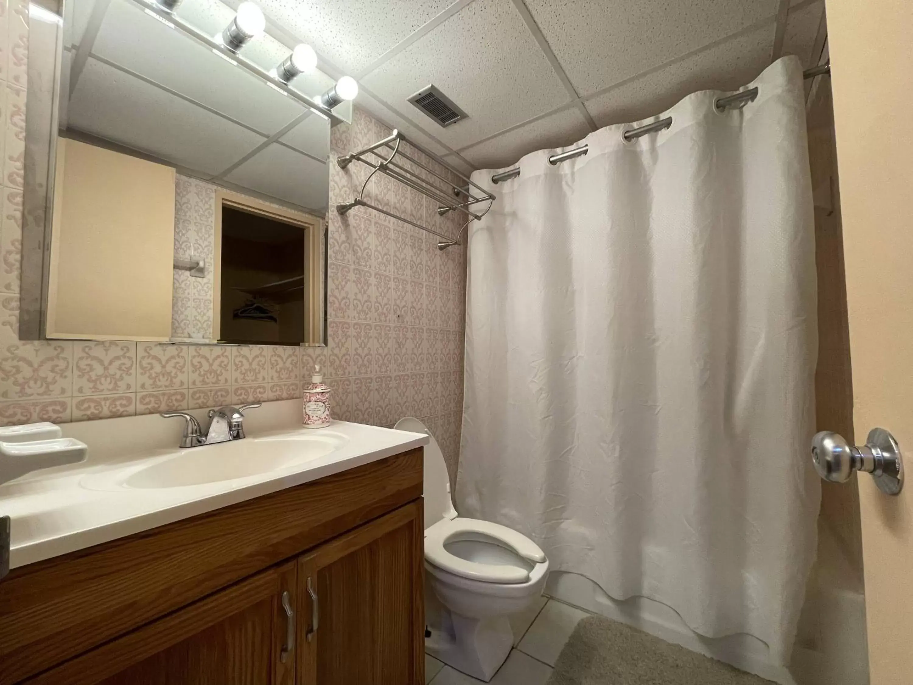 Bathroom in 2BR Condo at Isla Verde Beach