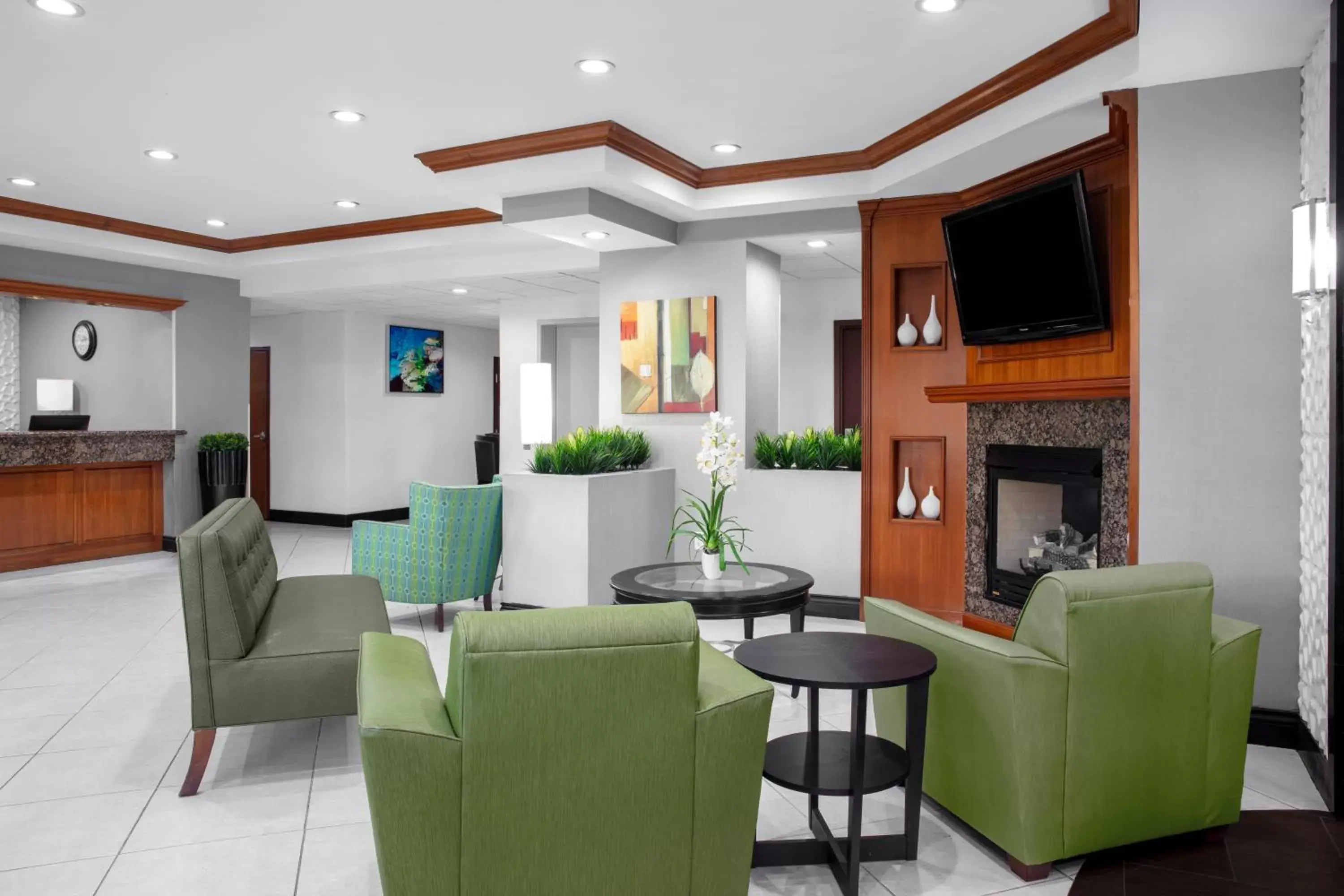 Lobby or reception, Lounge/Bar in Baymont by Wyndham Miami Doral