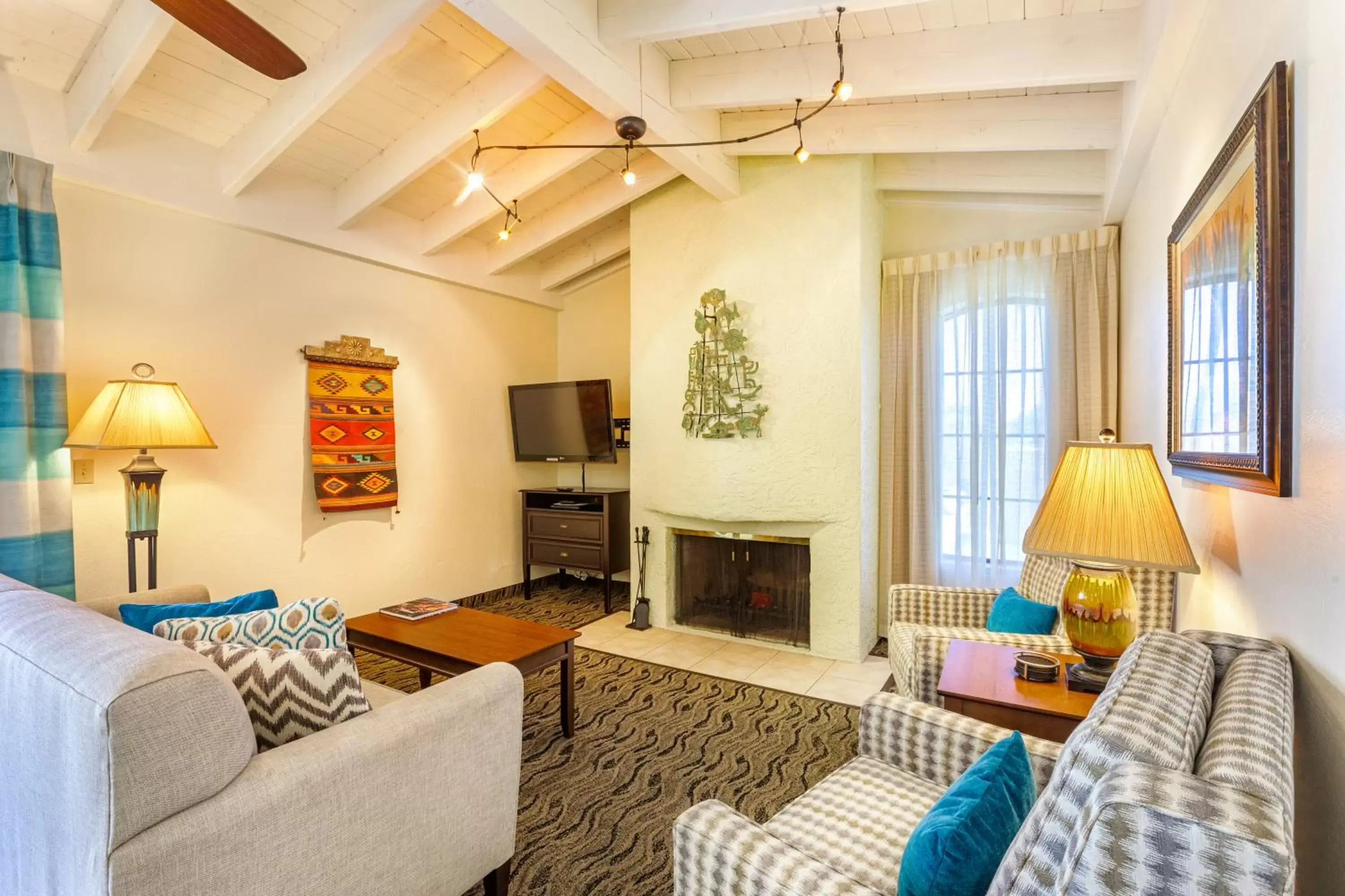 Living room, Seating Area in Scottsdale Camelback Resort