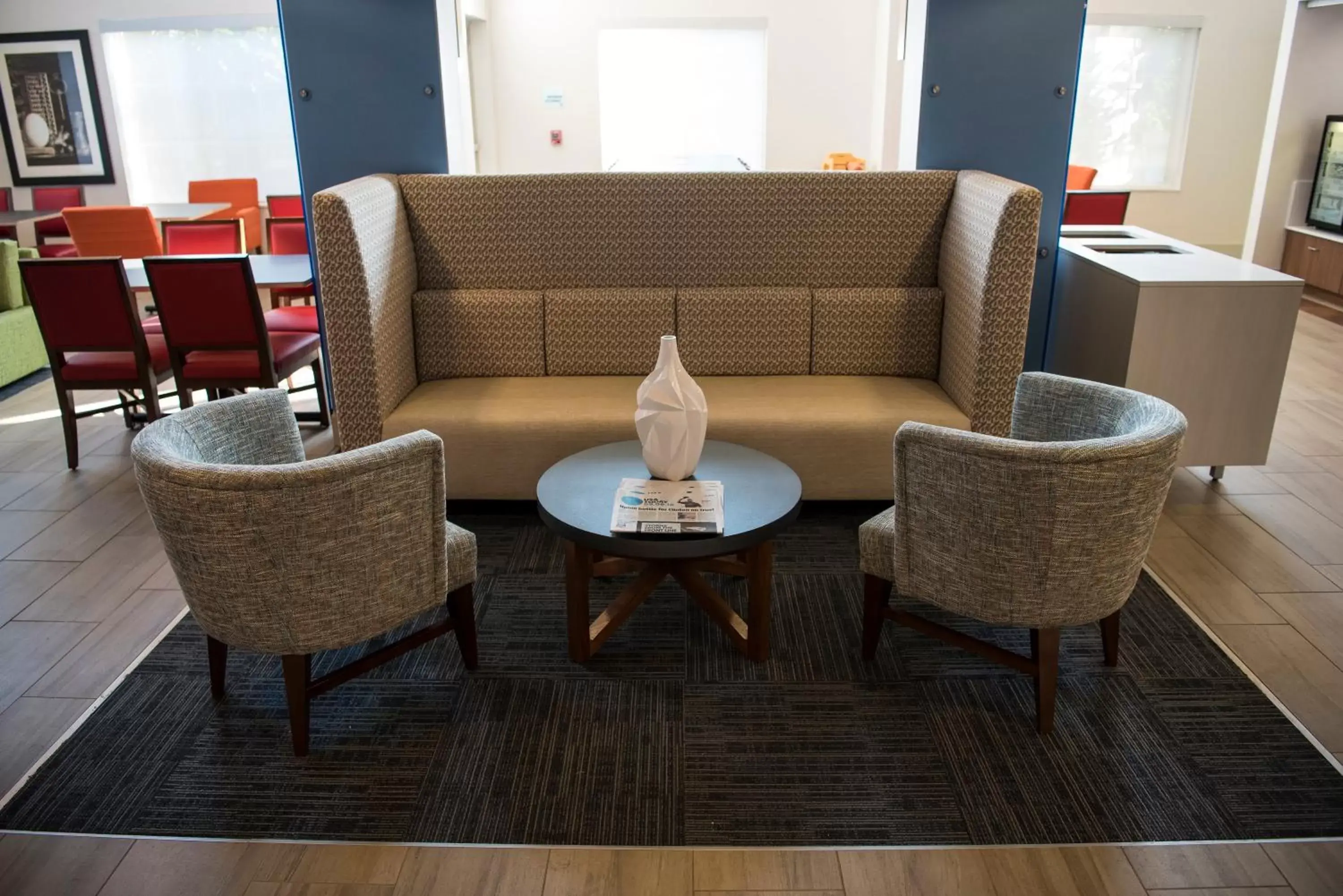 Property building, Seating Area in Holiday Inn Express Hotel & Suites Lexington-Downtown University, an IHG Hotel