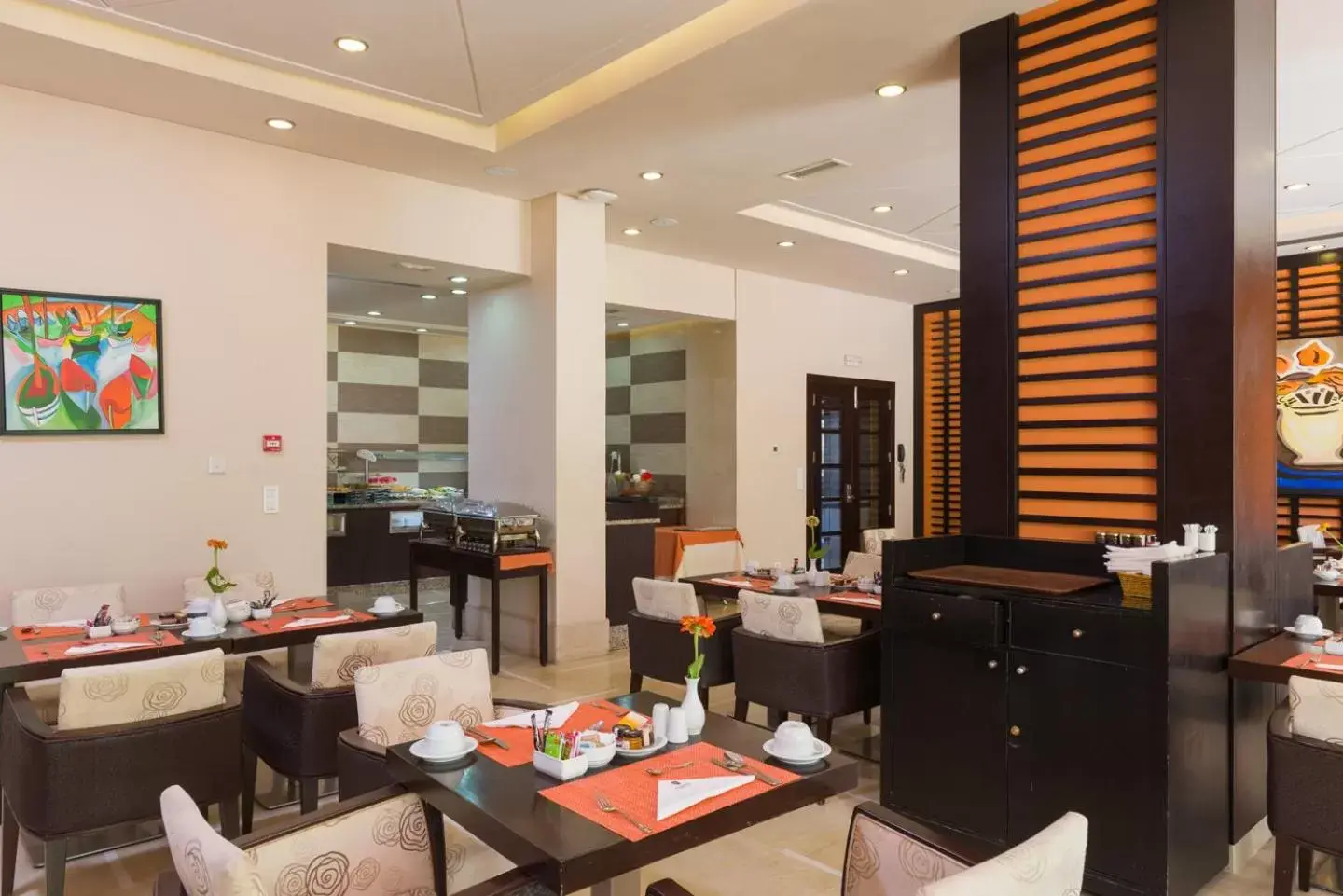 Restaurant/Places to Eat in Le Corail Suites Hotel