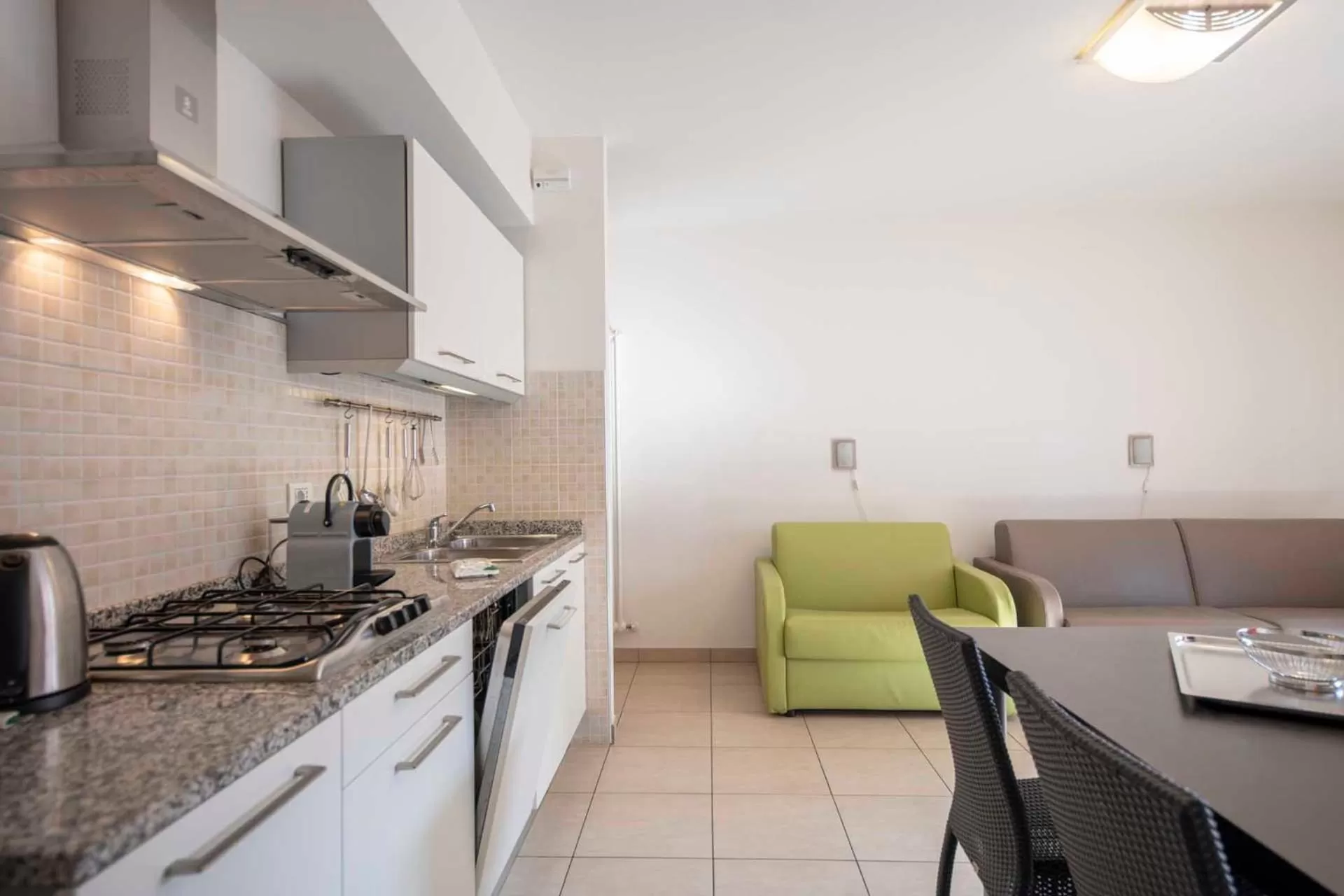 Kitchen or kitchenette in 4 Limoni Apartment Resort