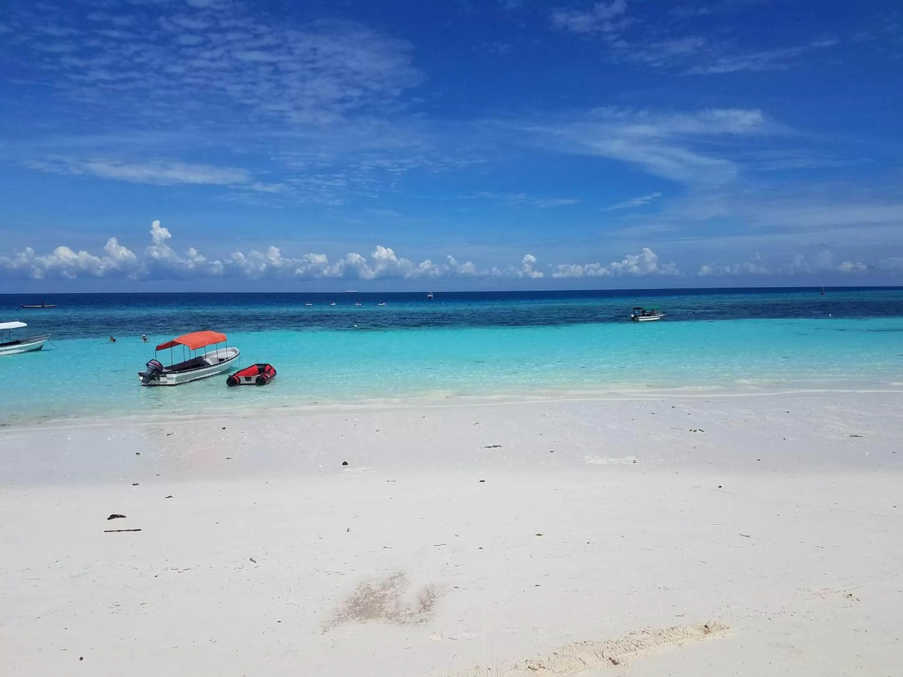 Baraka Aquarium Bungalows