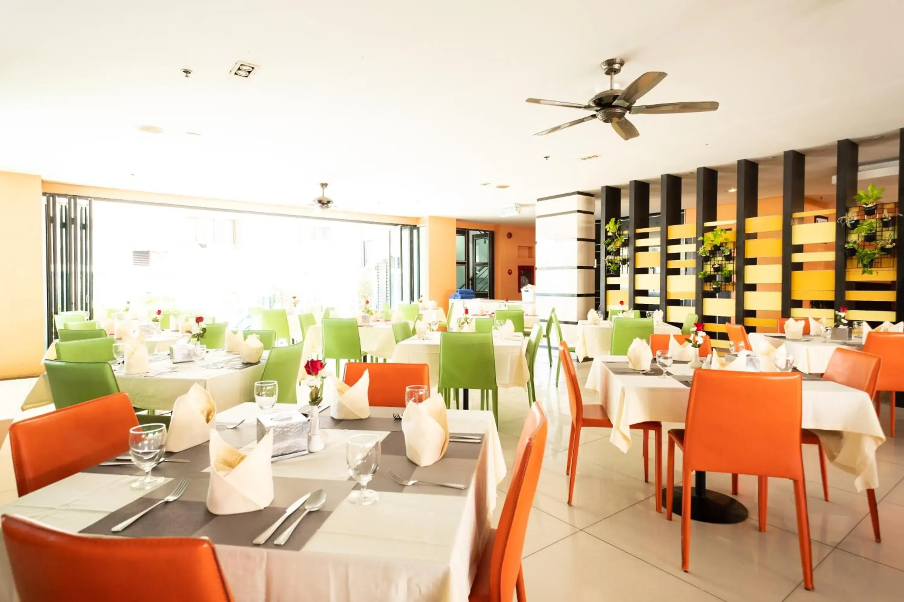 Breakfast, Restaurant/Places to Eat in Vogue Pattaya