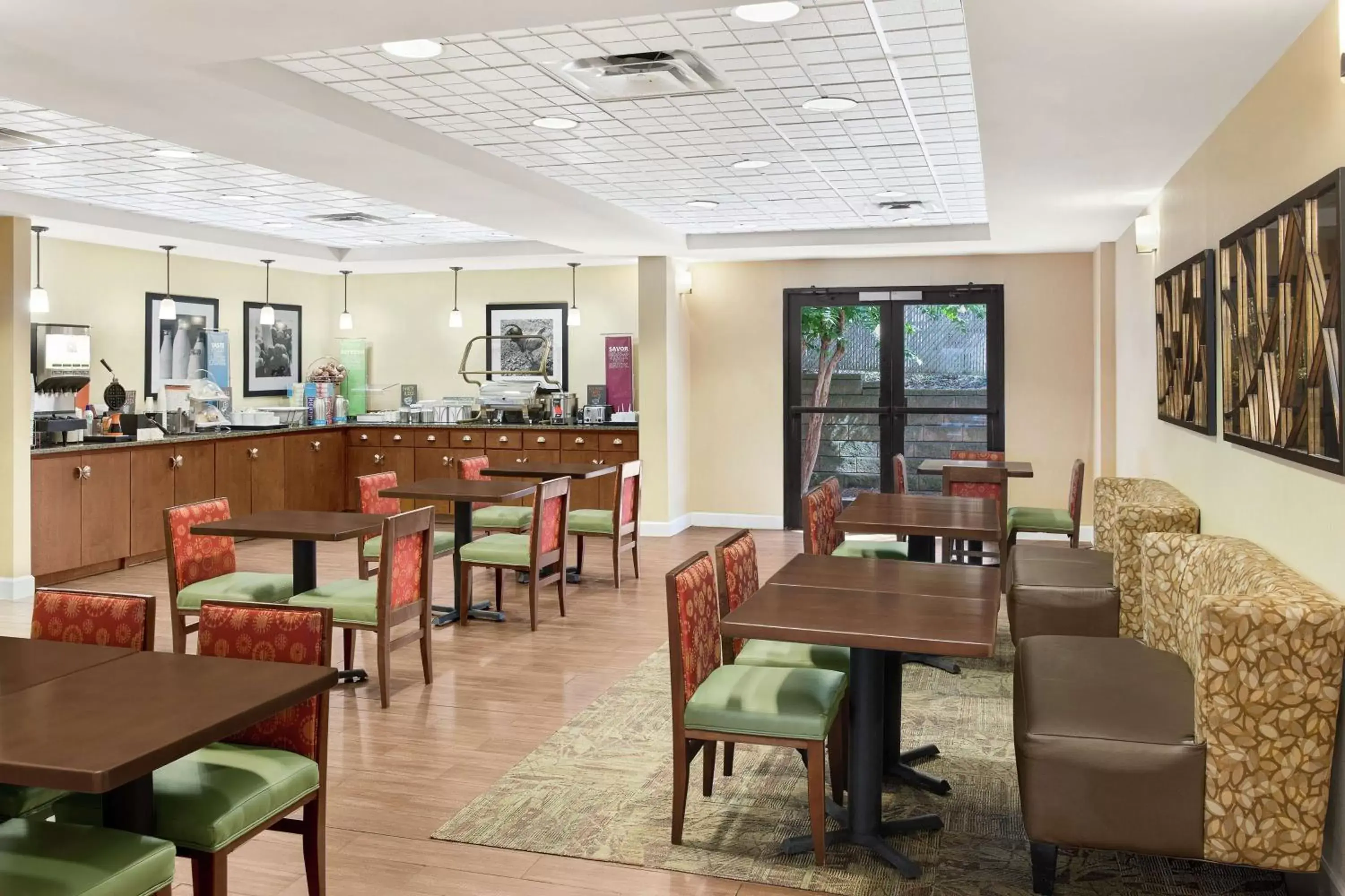 Dining area, Restaurant/Places to Eat in Hampton Inn Columbus-North