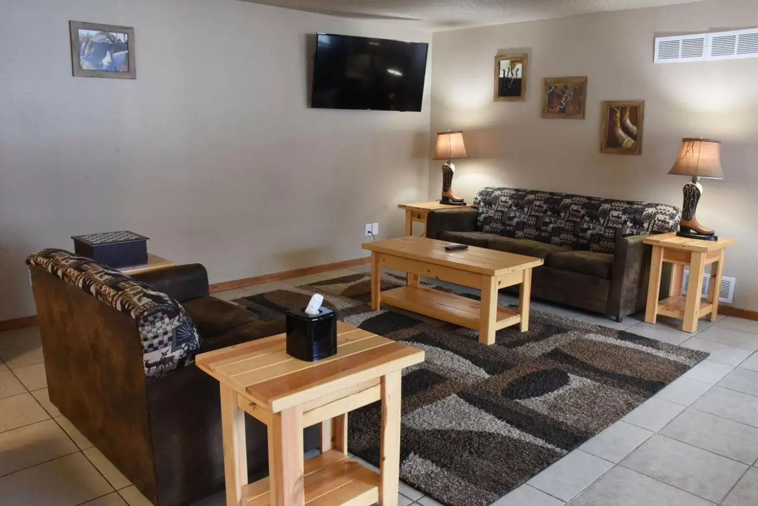 Living room, Seating Area in Woodside Dells Hotel & Suites