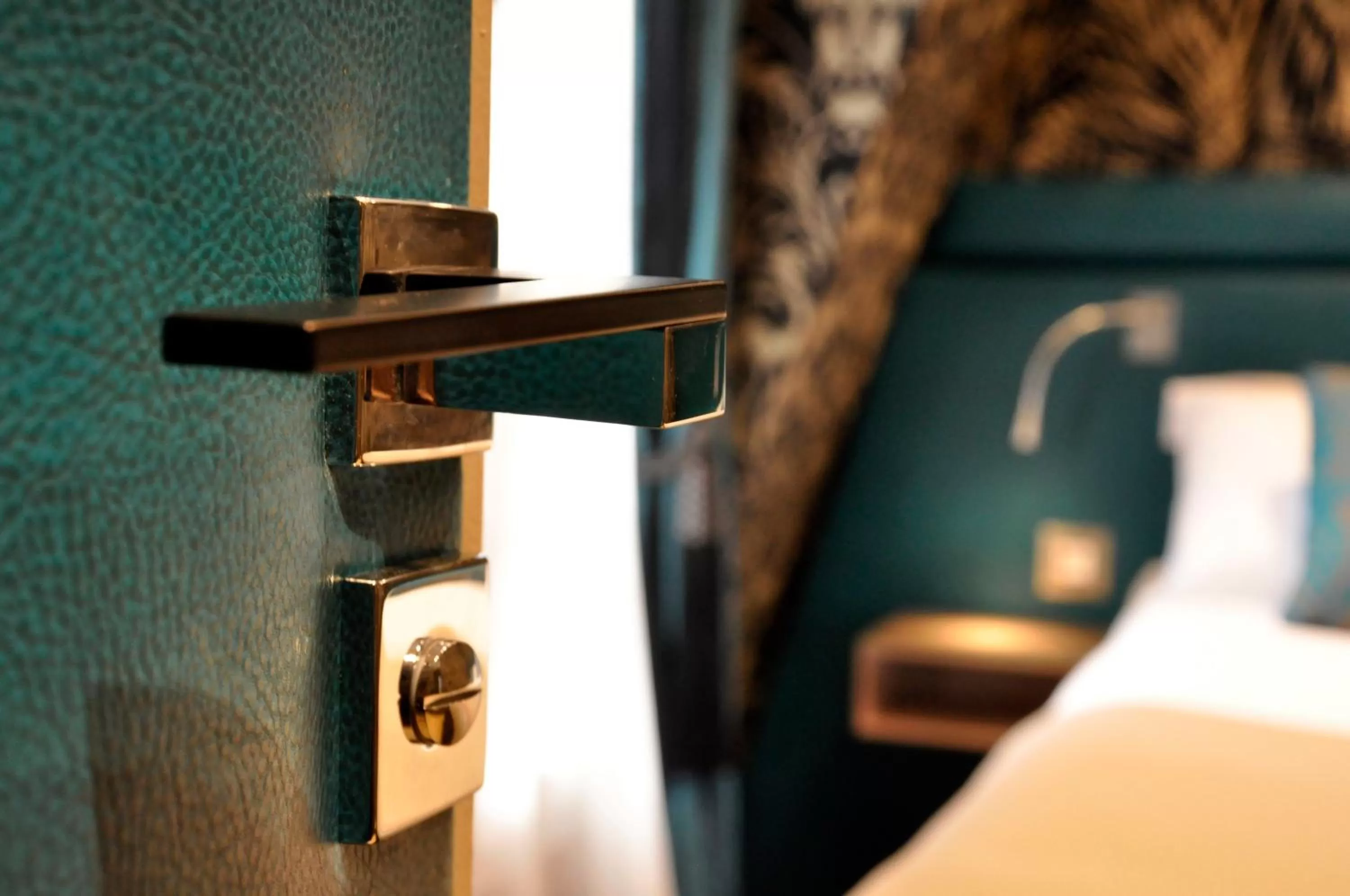 Photo of the whole room, Bed in Hôtel du Mont Blanc