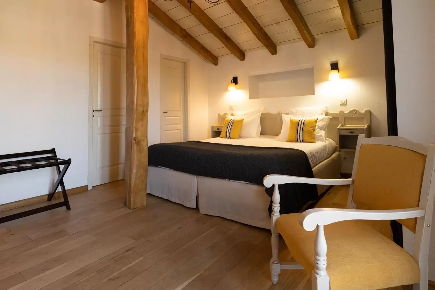 Photo of the whole room, Bed in Hotel La Maison Oppoca