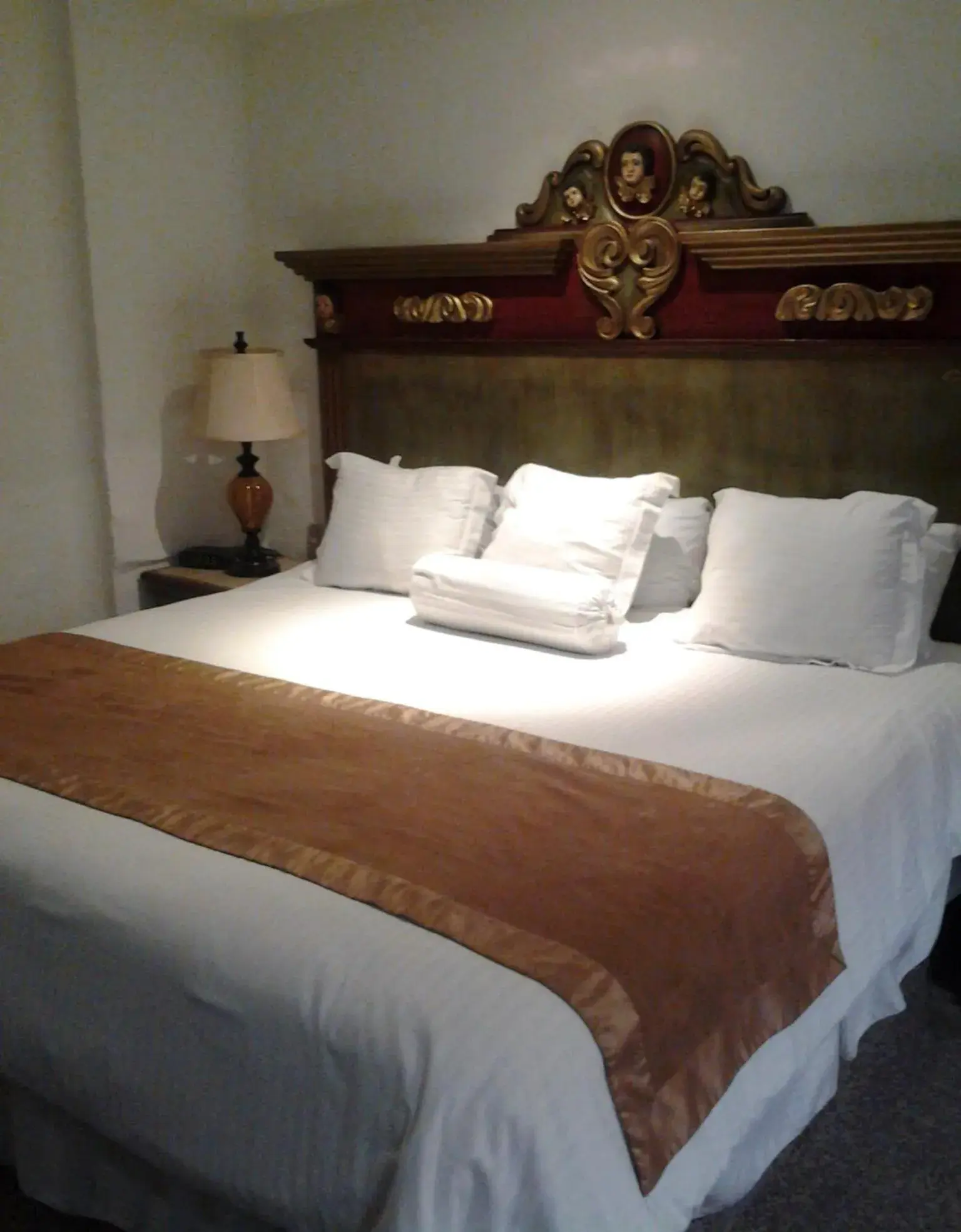 Bedroom, Bed in Howard Johnson Calle Real Morelia