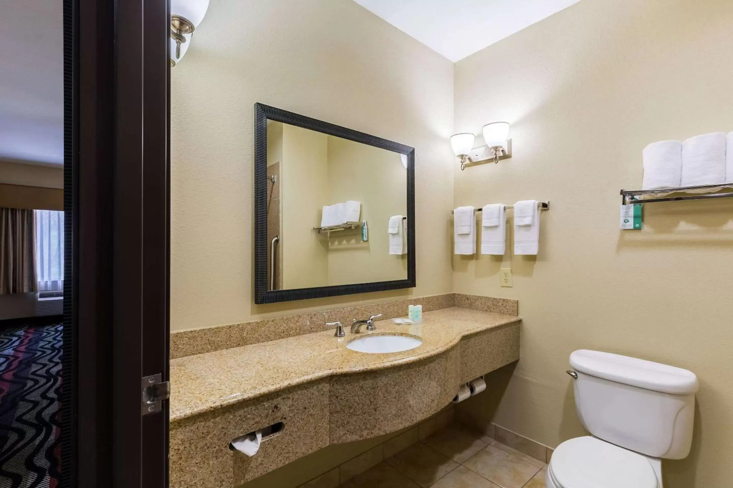 Photo of the whole room, Bathroom in Comfort Suites Beaumont I-10