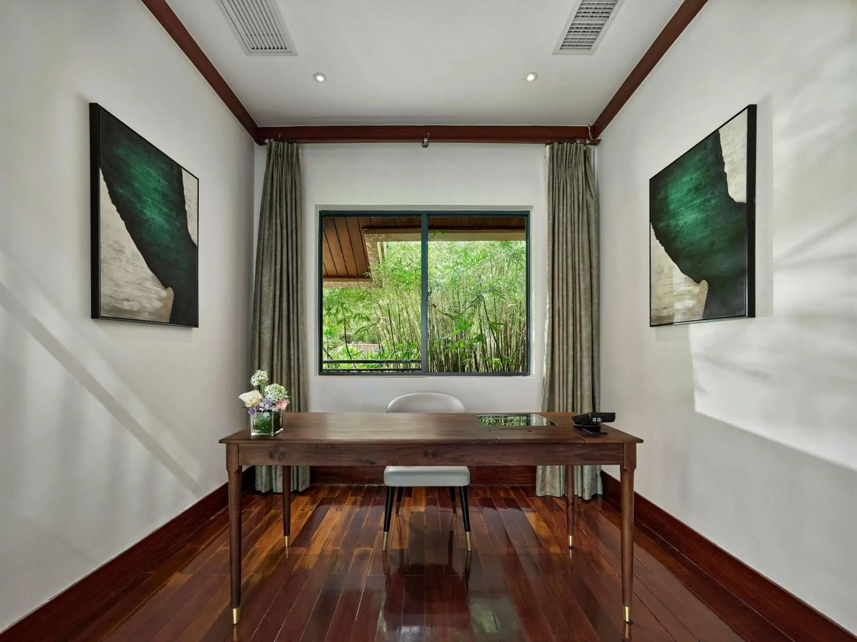Bedroom in Hilton Sanya Yalong Bay Resort & Spa