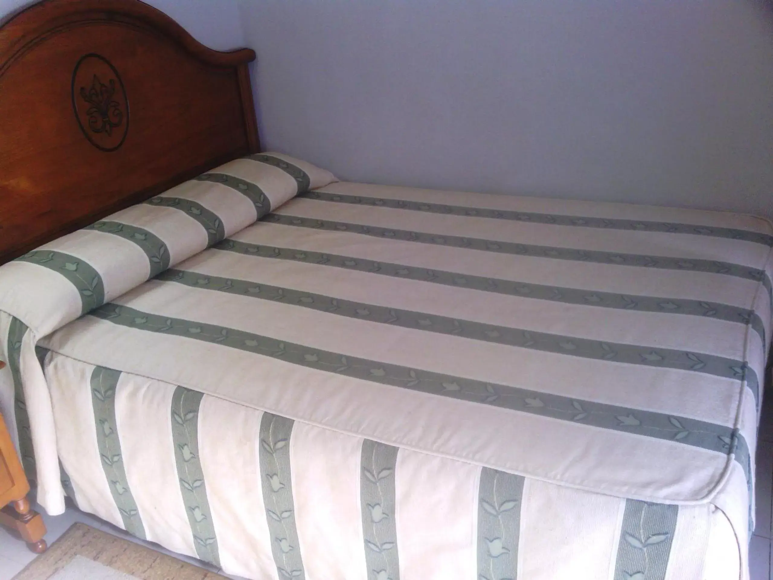 Bed in Hotel Goya