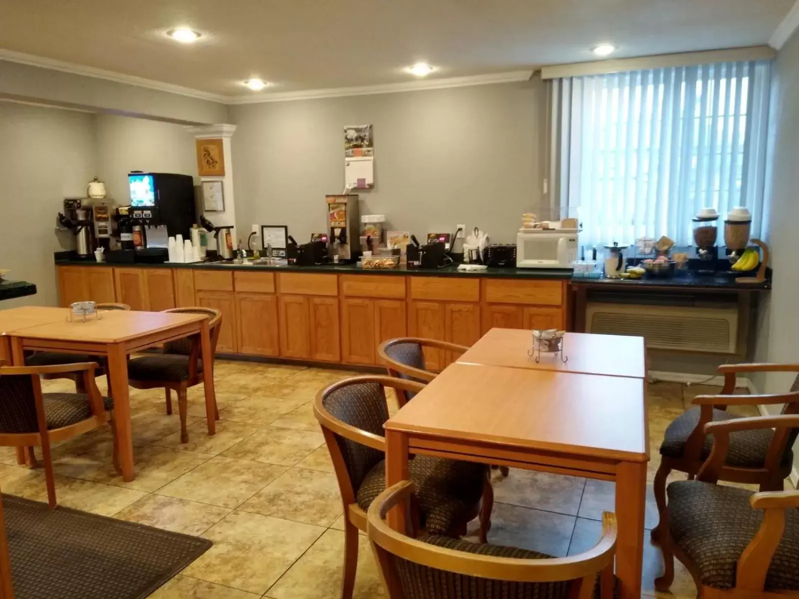 Breakfast in Americas Best Value Inn - Pendleton Breakfast in Americas Best Value Inn - Pendleton