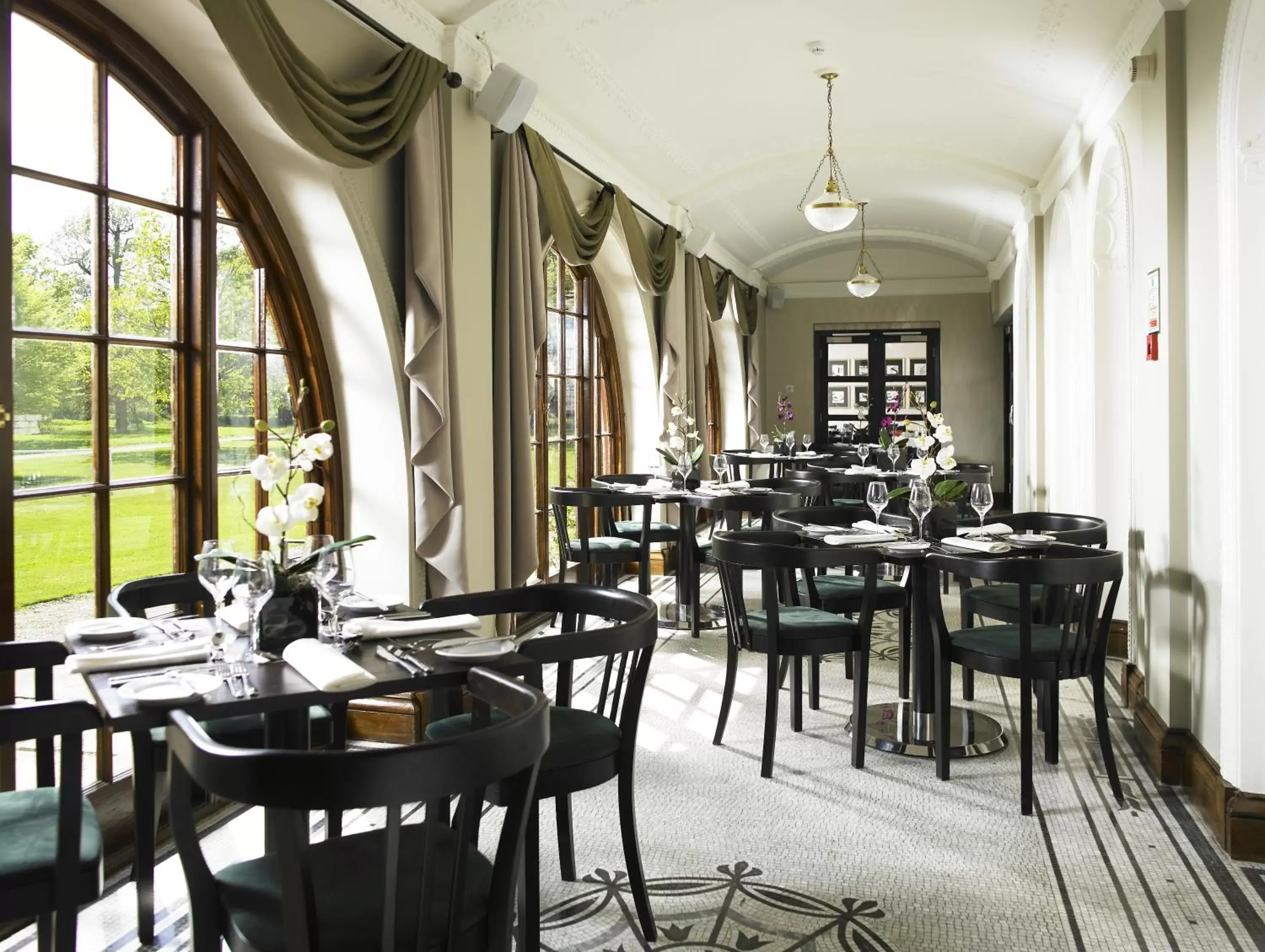 Restaurant/Places to Eat in Milton Hill House