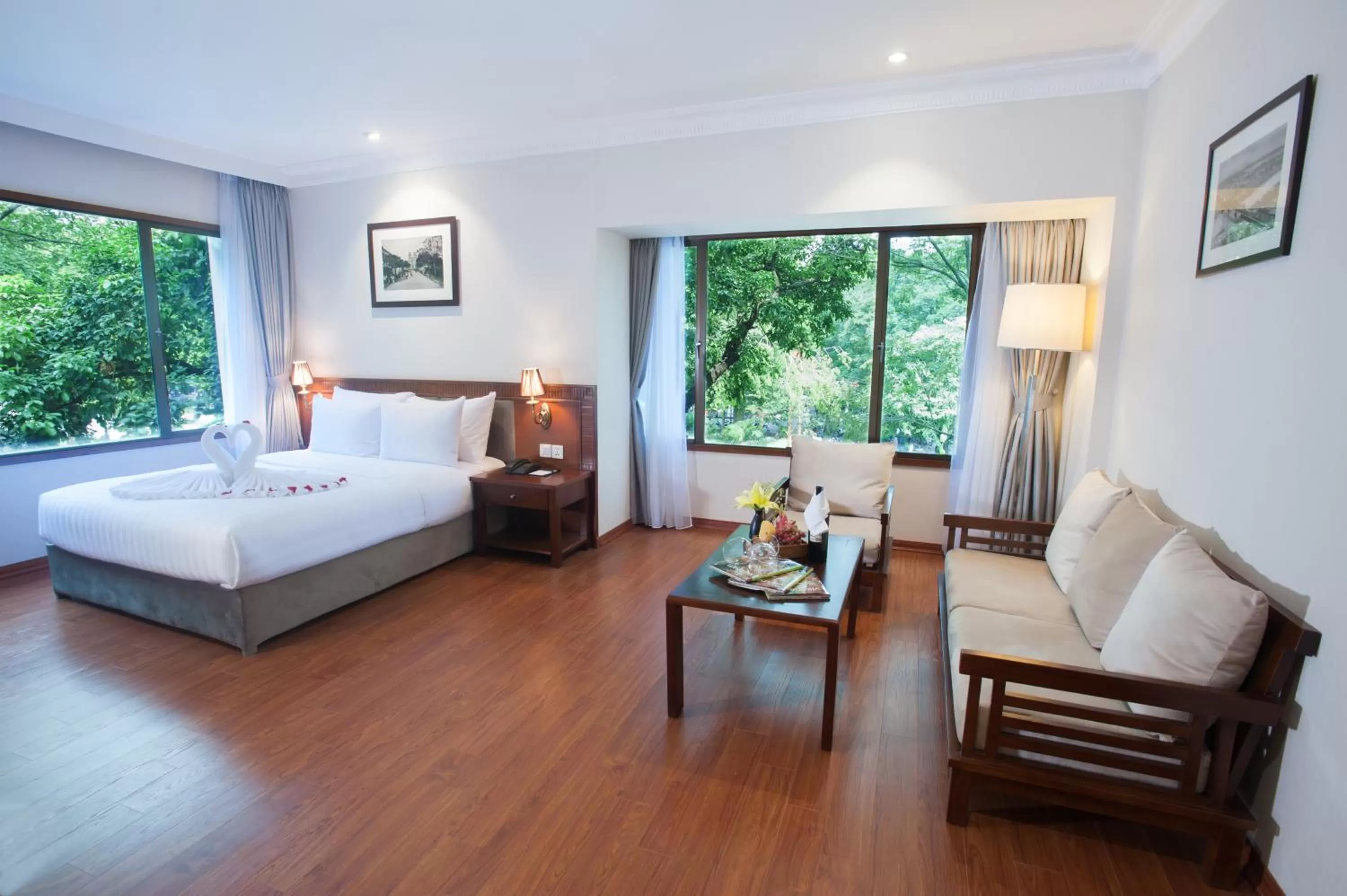 Bedroom, Room Photo in Mon Regency Hotel