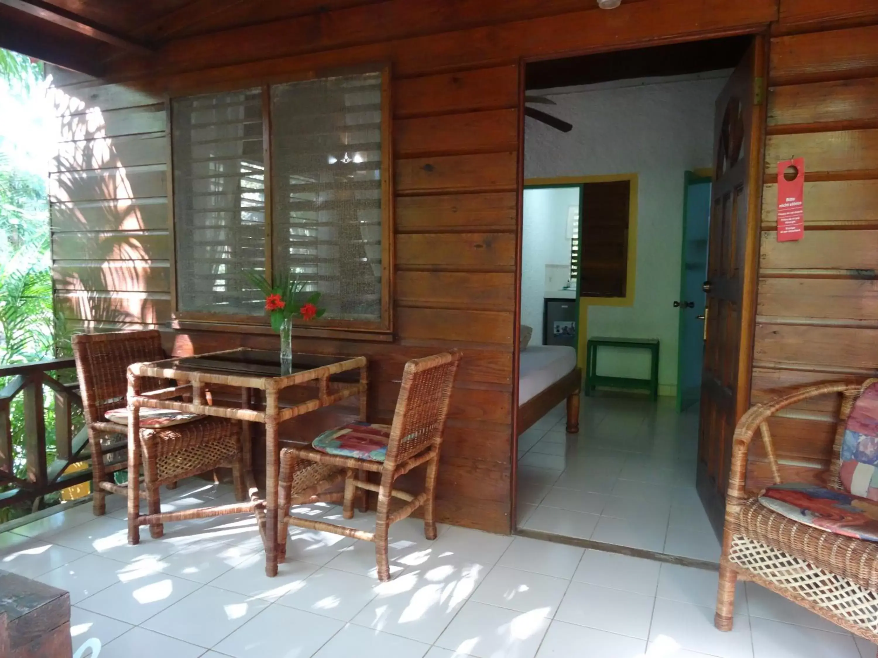 Patio, Dining Area in Lighthouse Inn 2