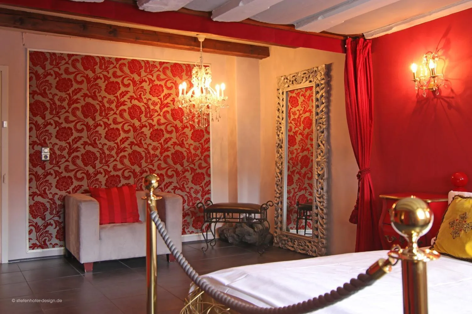 Photo of the whole room in Elements Hotel