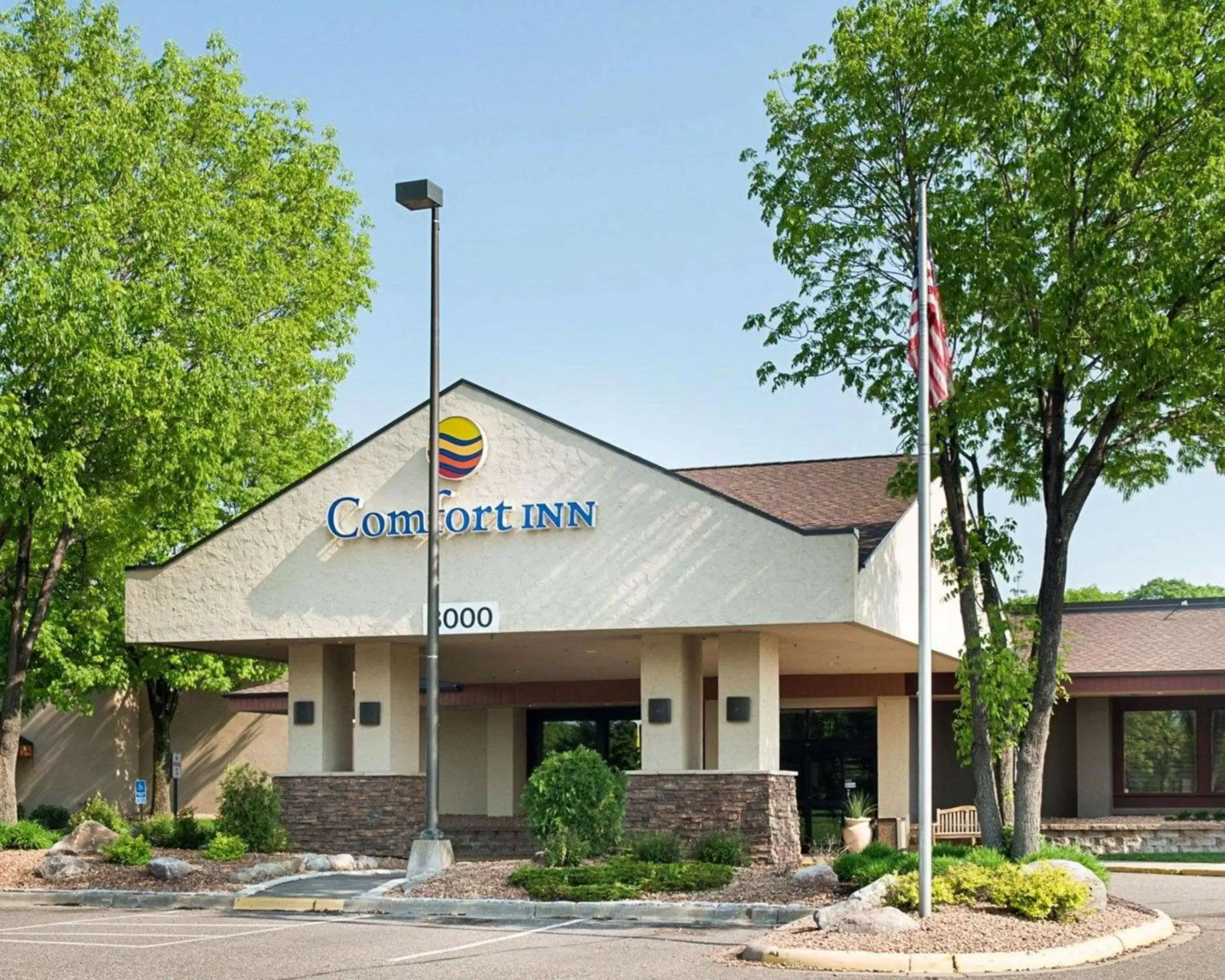 Property Building in Comfort Inn Plymouth-Minneapolis