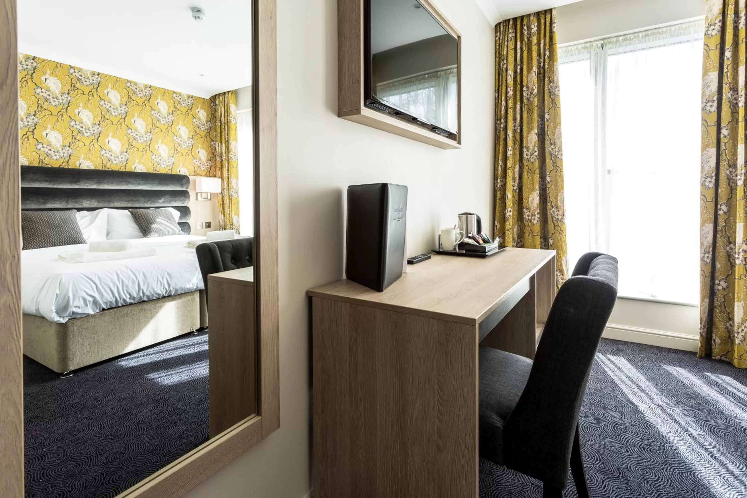 TV and multimedia, Bed in The Nottinghamshire Hotel & Golf Club