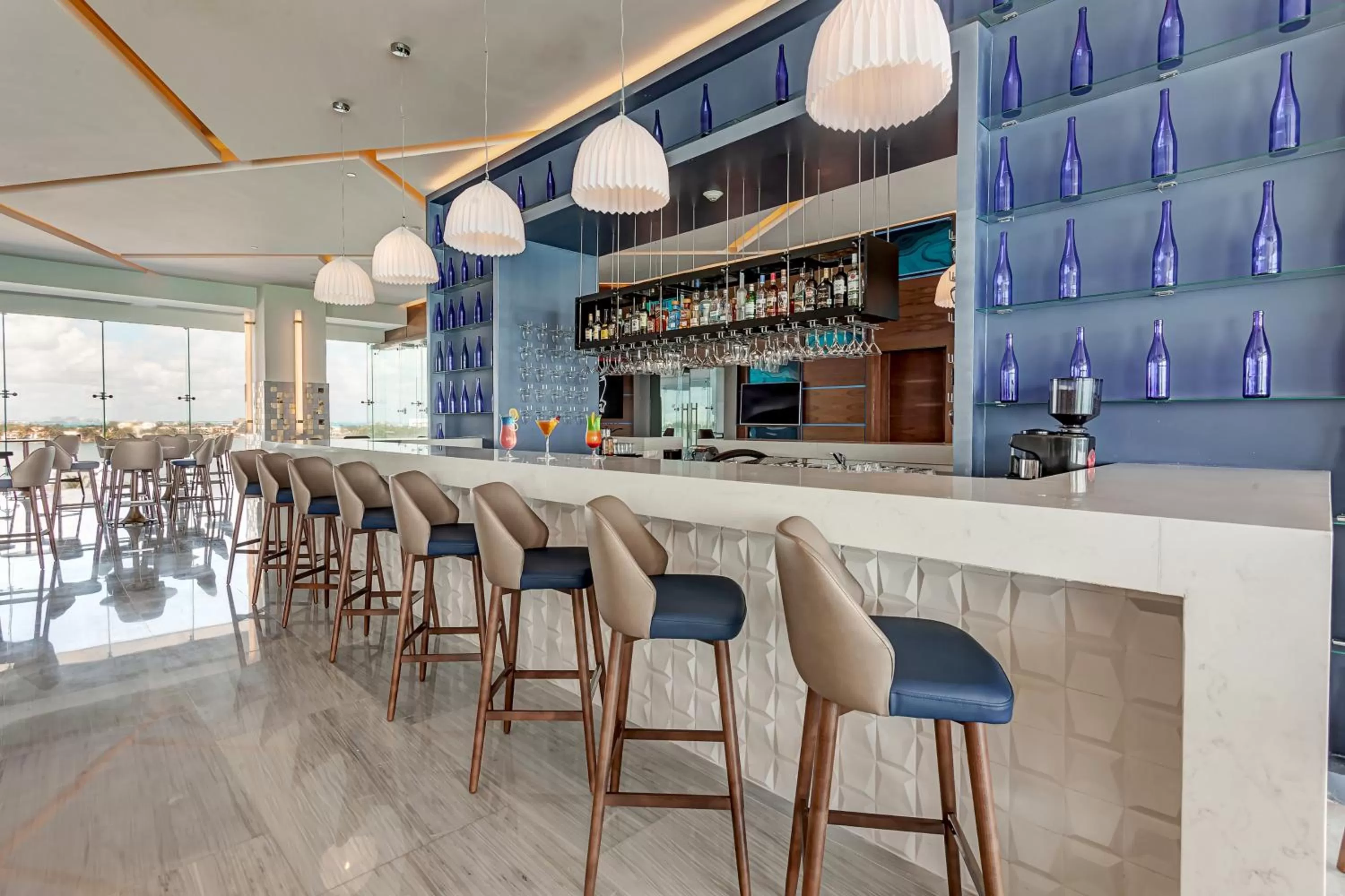Lounge or bar in Royalton CHIC Cancun, An Autograph Collection All-Inclusive Resort - Adults Only