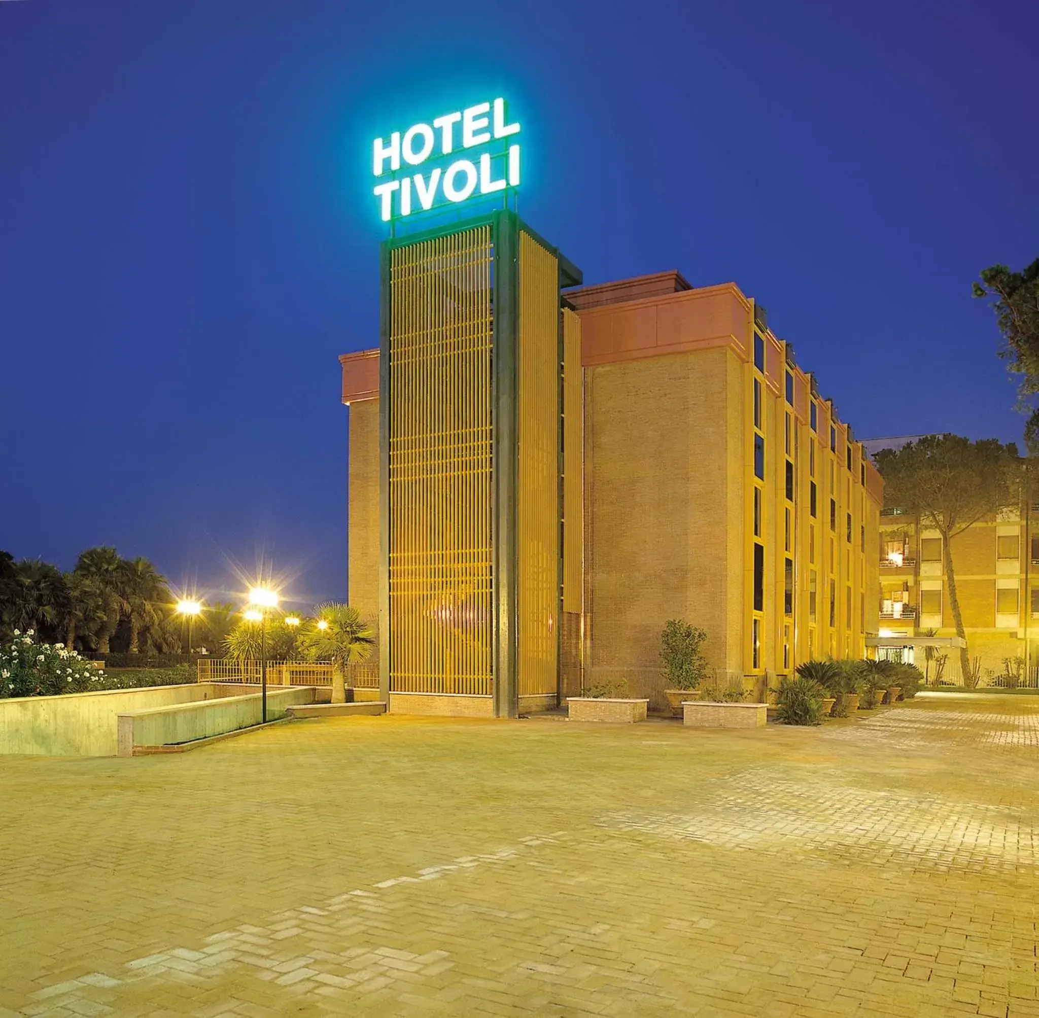 Lobby or reception, Property Building in Hotel Tivoli