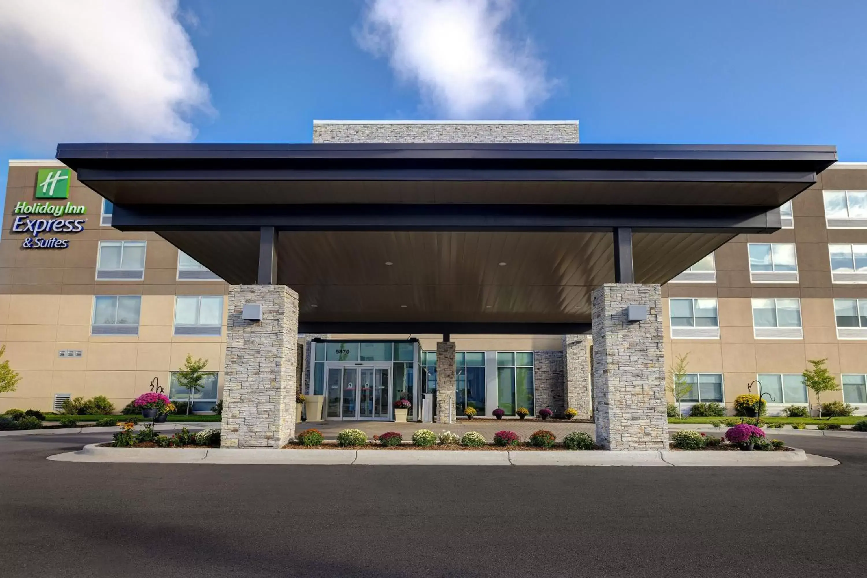 Property building in Holiday Inn Express & Suites - Ann Arbor - University South, an IHG Hotel