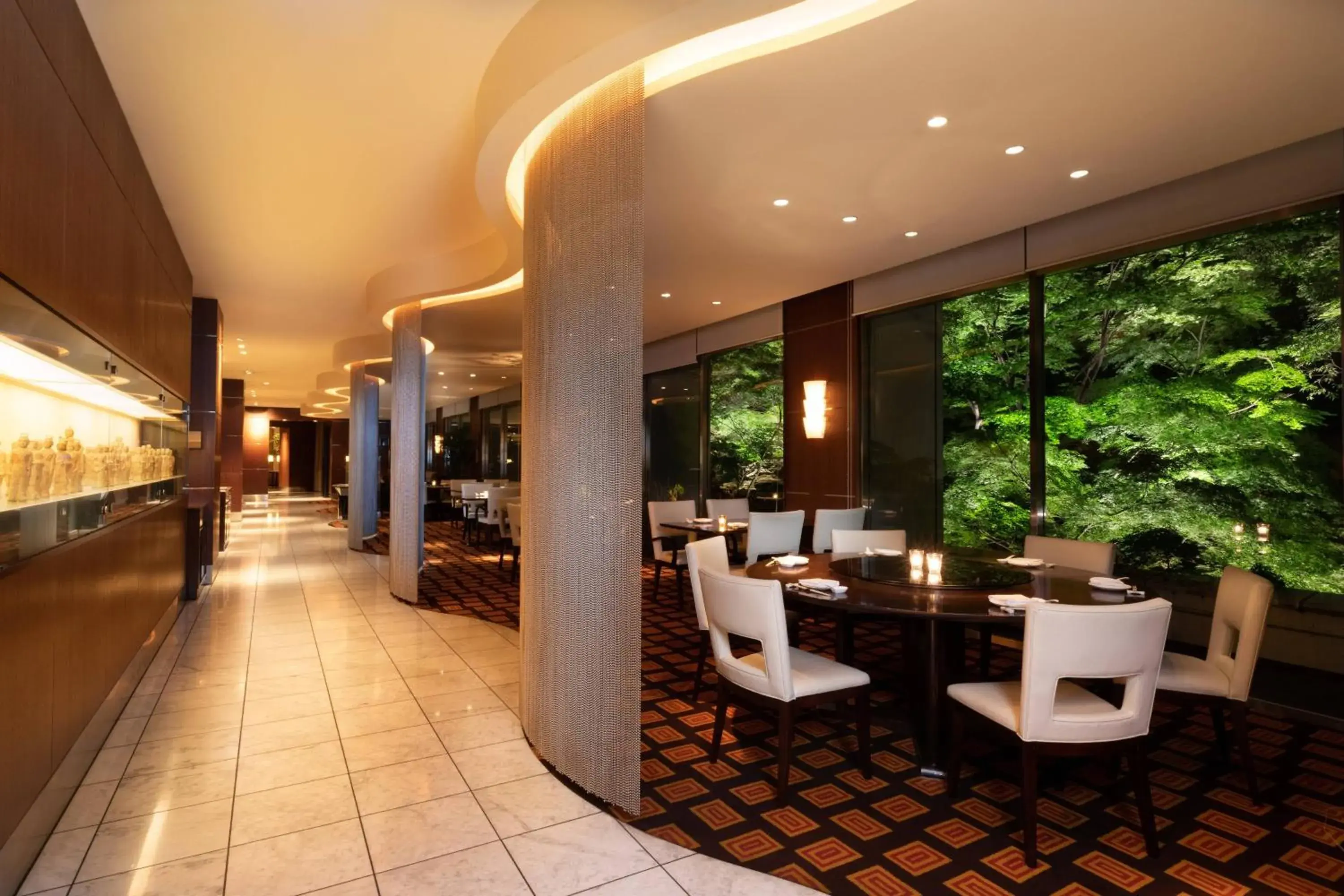 Restaurant/places to eat, Lounge/Bar in Sheraton Miyako Hotel Tokyo